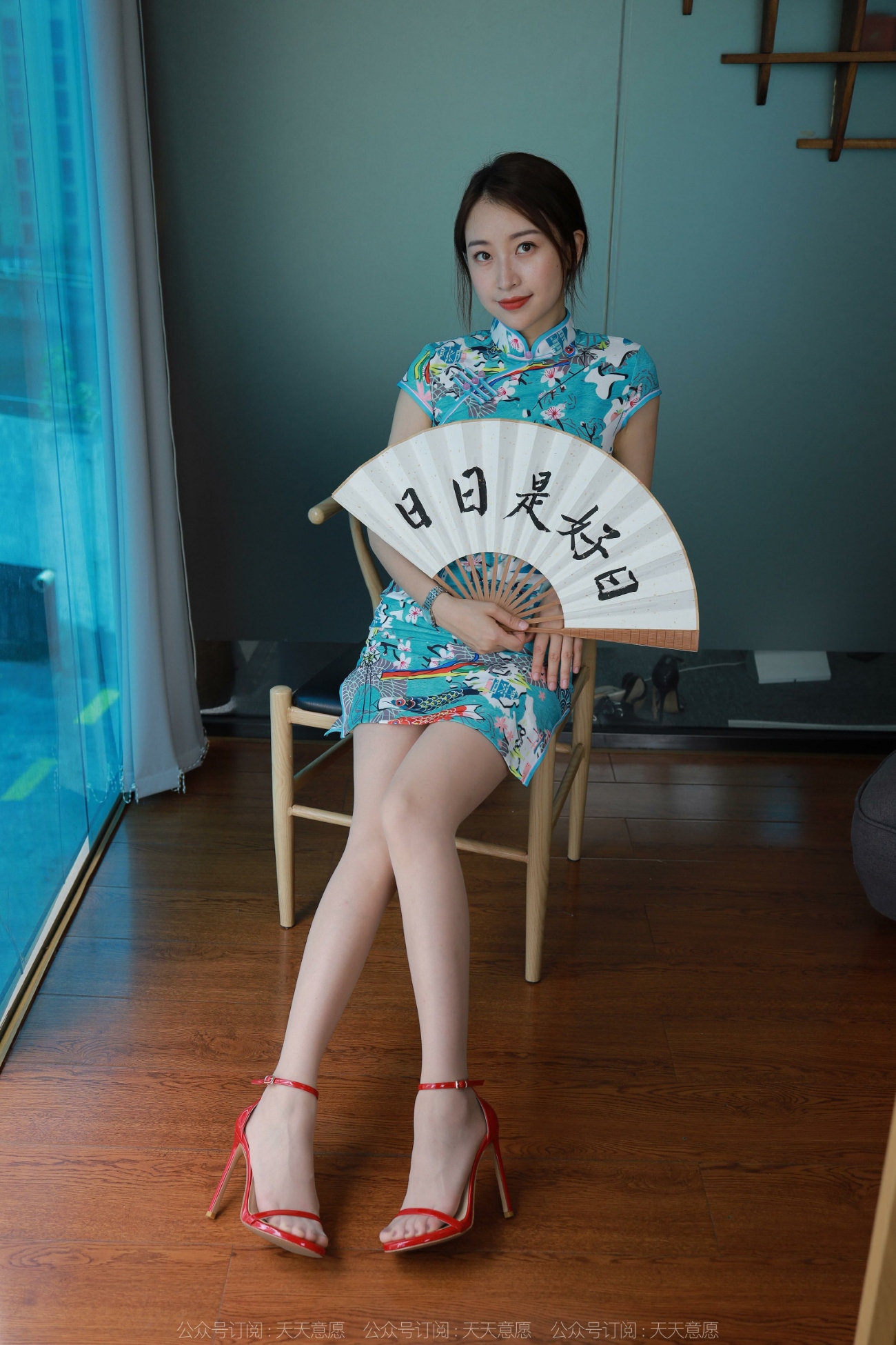 [IESS异思趣向] 耽丝 220607小婕的蓝色旗袍 [90P/89MB]插图2