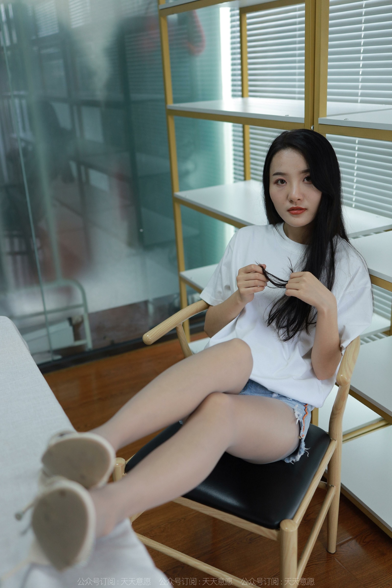 [IESS异思趣向] 耽丝 220627婉萍 身材美腿天花板 [82P/80MB]插图3