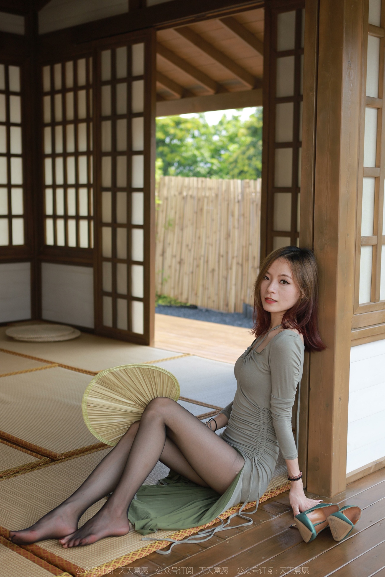 [IESS异思趣向] 耽丝 220703小六 复古庭院 [77P/85MB]插图3