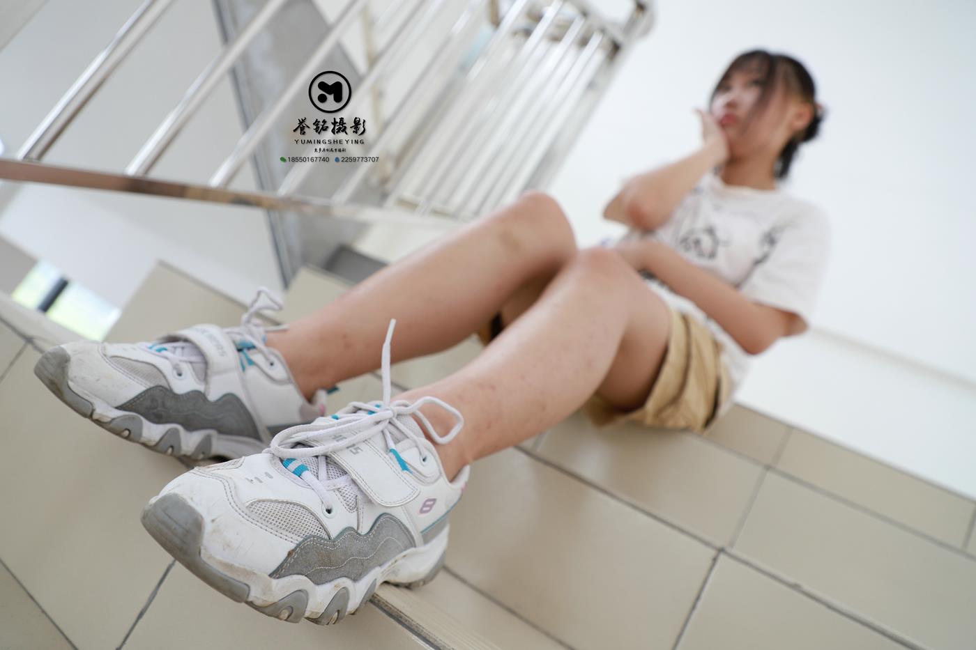 [誉铭传媒]袜足摄影 2020年 NO.030 楼梯间里的裸足[80P/1V/879MB]插图2