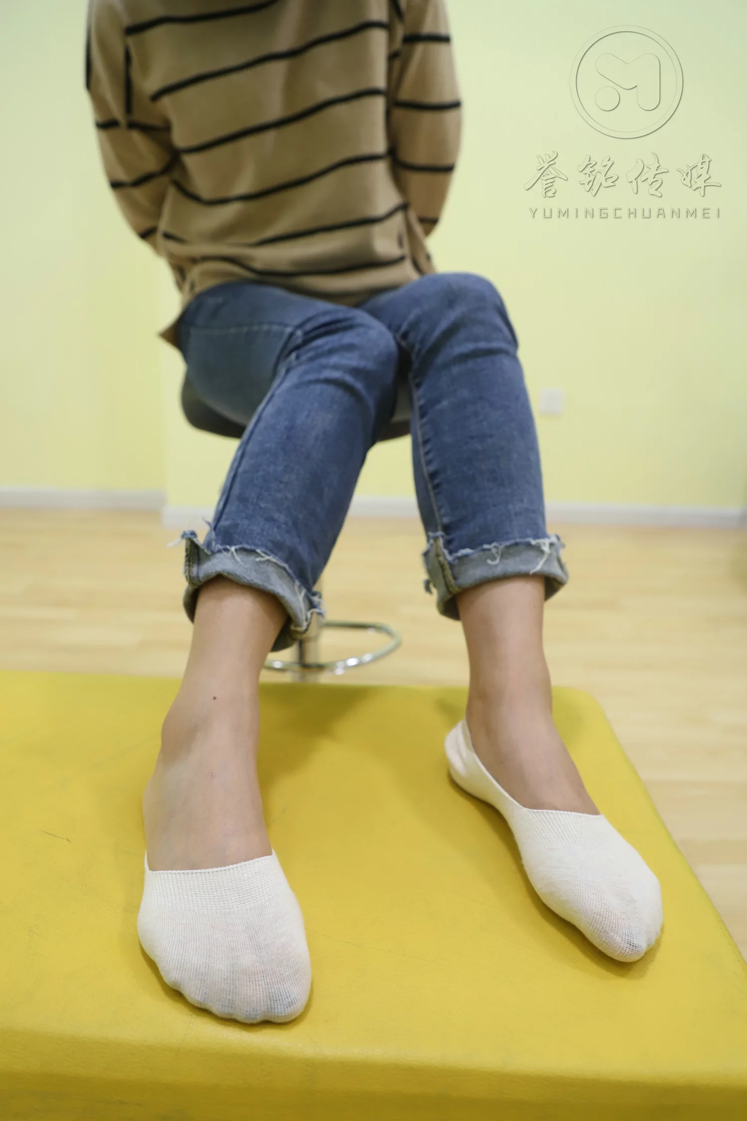 [誉铭传媒]袜足摄影 2019年 NO.023 人美足靓[130P/1V/1.00GB]插图2