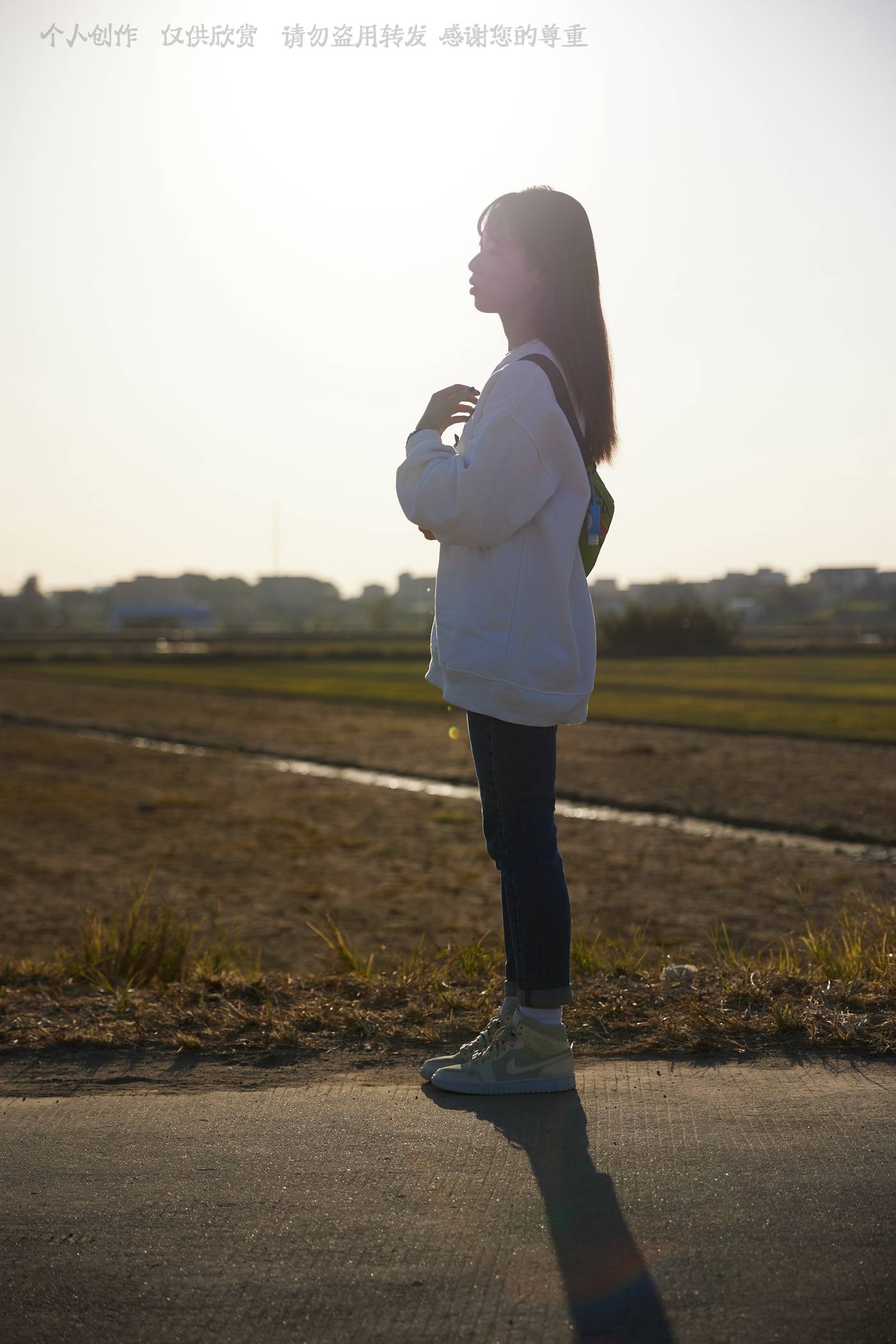 [见新摄影]NO.027 追赶落日余晖的逆光少女[133P/1V/949MB]插图3