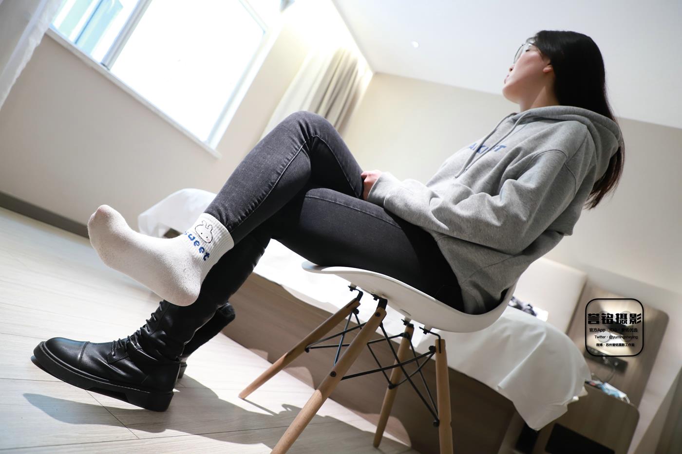 [誉铭传媒]袜足摄影 2022年《2022.04.22特约作品》[90P/1V/982MB]插图3