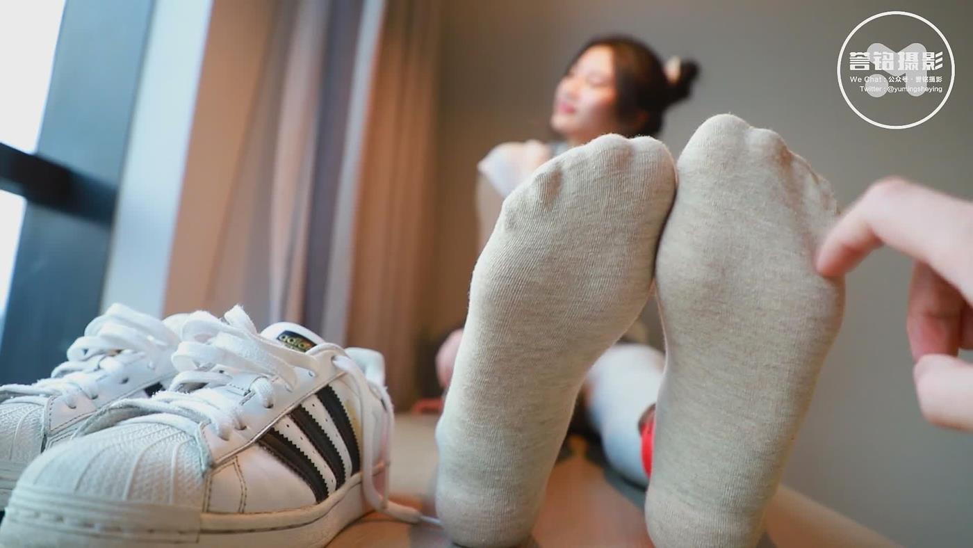 [誉铭传媒]袜足摄影 2022年 NO.005[1V/818MB]插图2