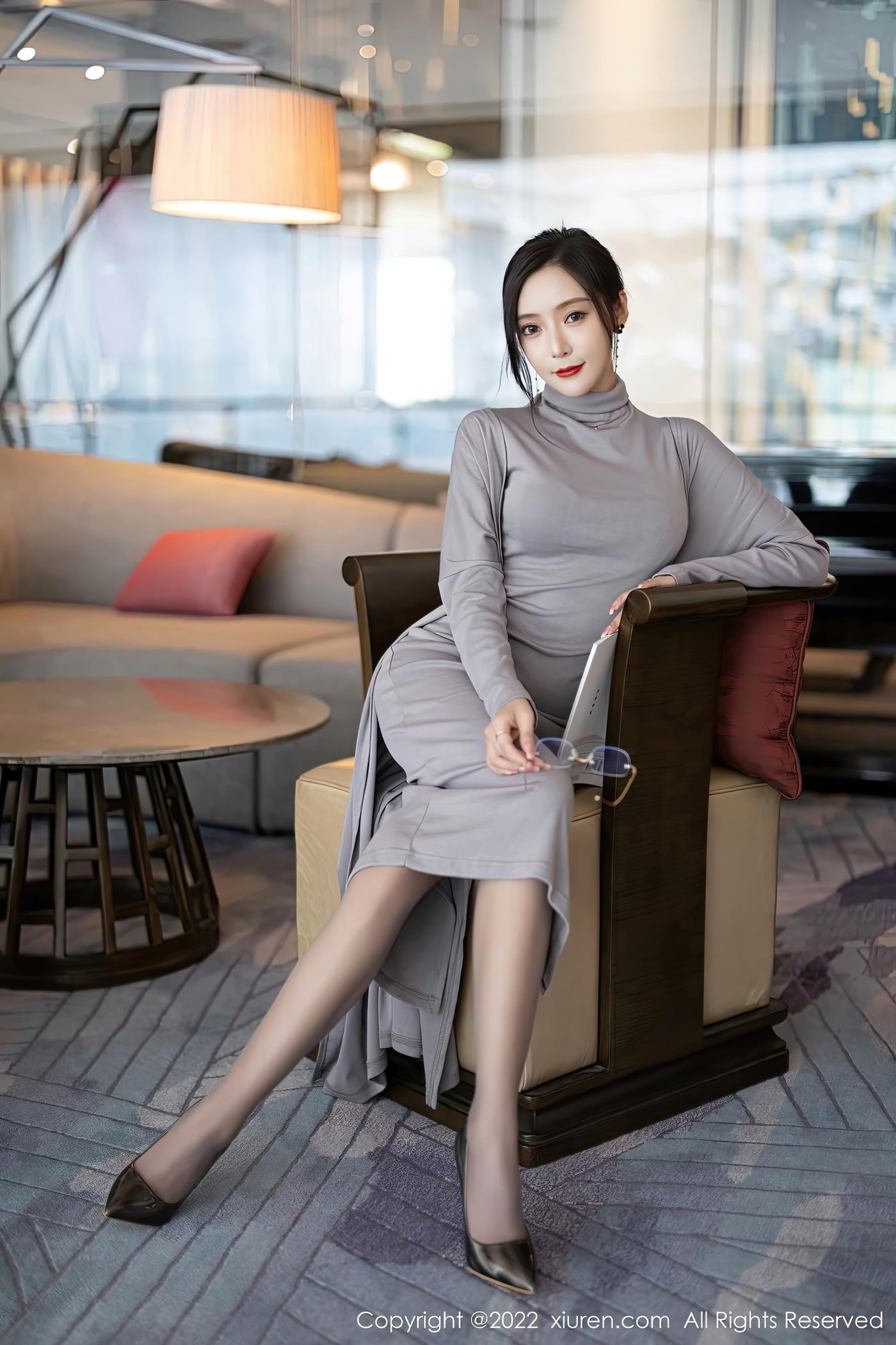 [Xiuren秀人网]2022.10.21 NO.5745 王馨瑶yanni[84+1P/520MB]