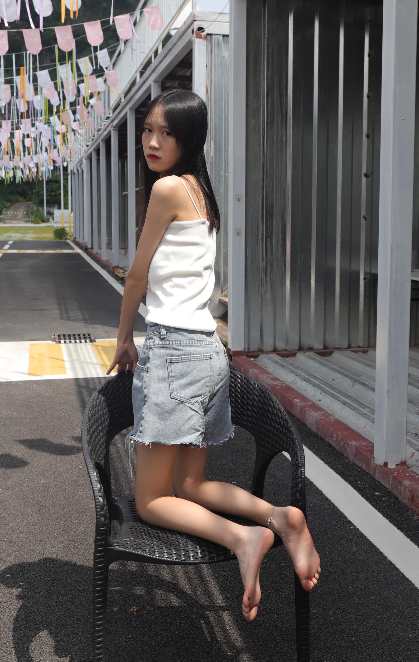 Pary摄影 NO.005 使出混身解数终于哄得表妹拍了套吊带美脚[172P/962MB]插图4