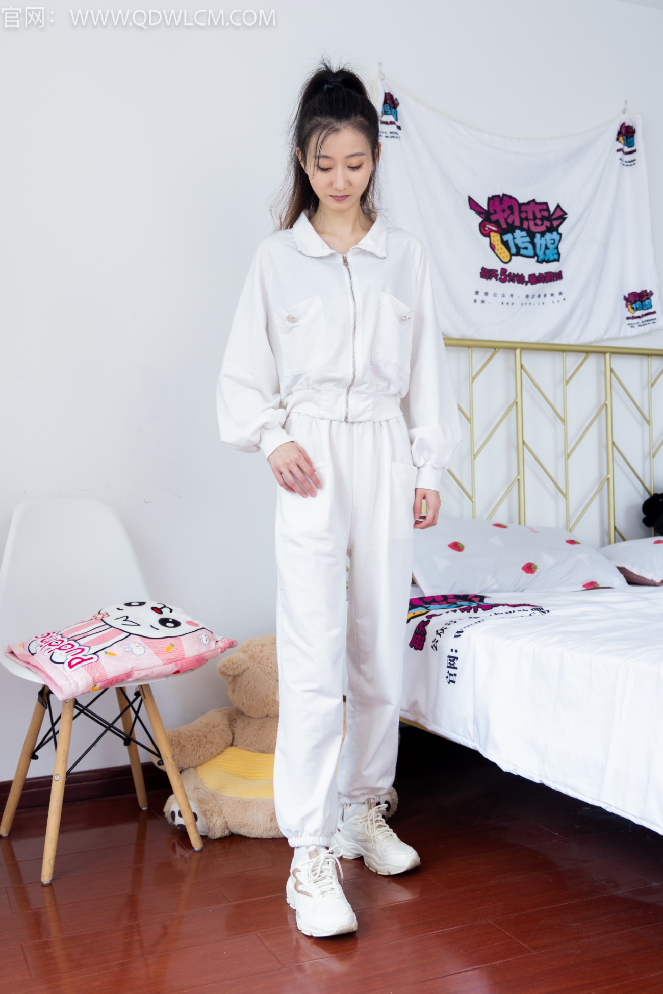 物恋传媒 NO.1377 木木-神秘的森林[152P/1V/3.60GB]