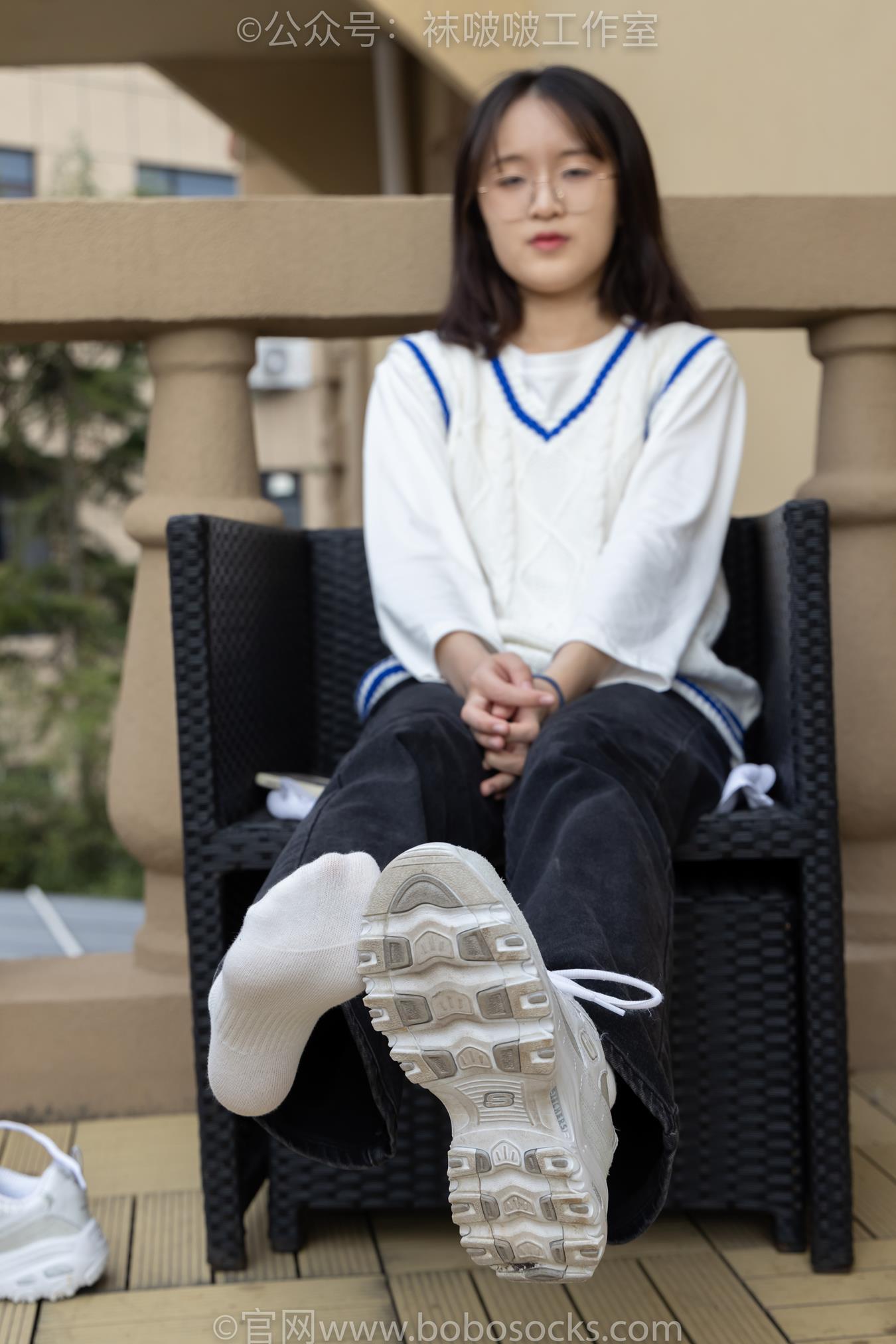 [BoBoSocks袜啵啵]积分限定作品 NO.007 熊熊-运动鞋、白棉袜、裸足[134P/2.44GB]插图3