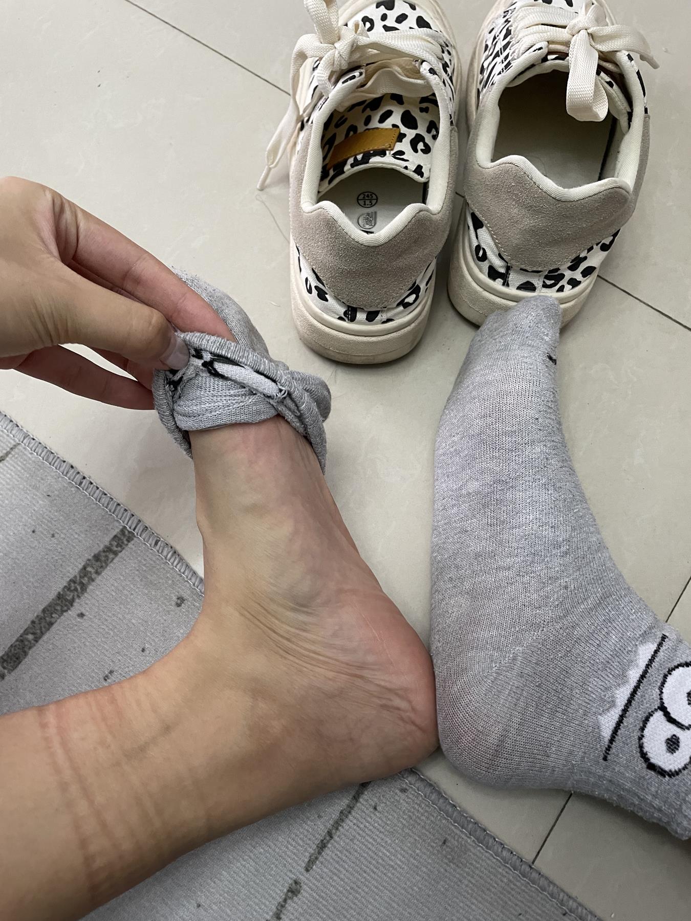 誉铭传媒袜足摄影 2022.10月份整合福利 [130P/6V/620MB]插图4