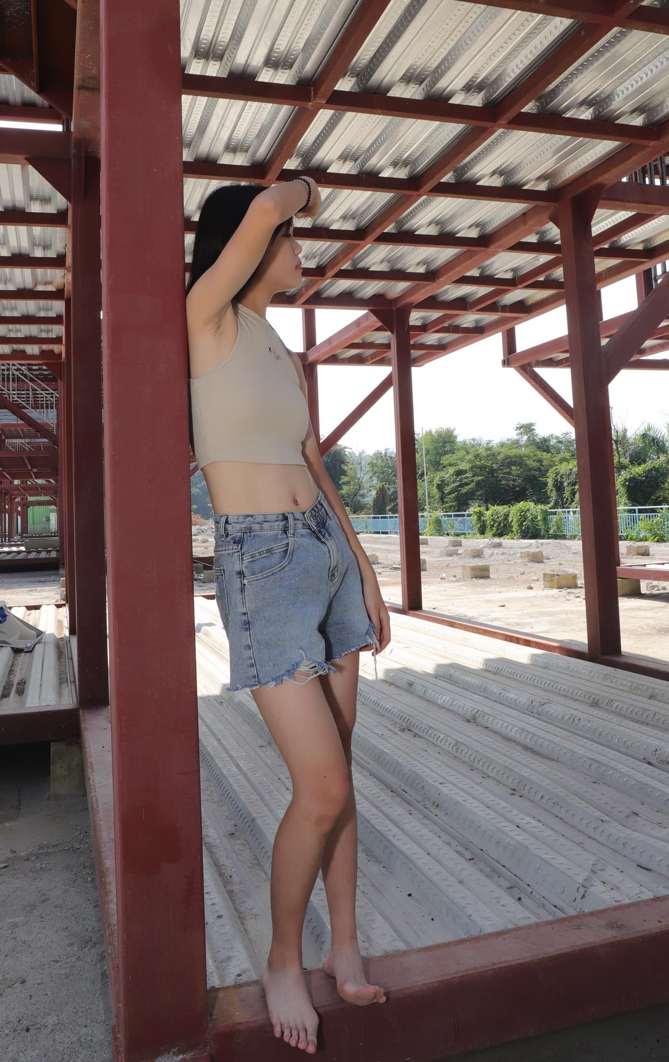 Pary摄影 NO.021 极品美女校花思思全程赤脚拍照后亮出脏脚底[130P/475MB]插图4