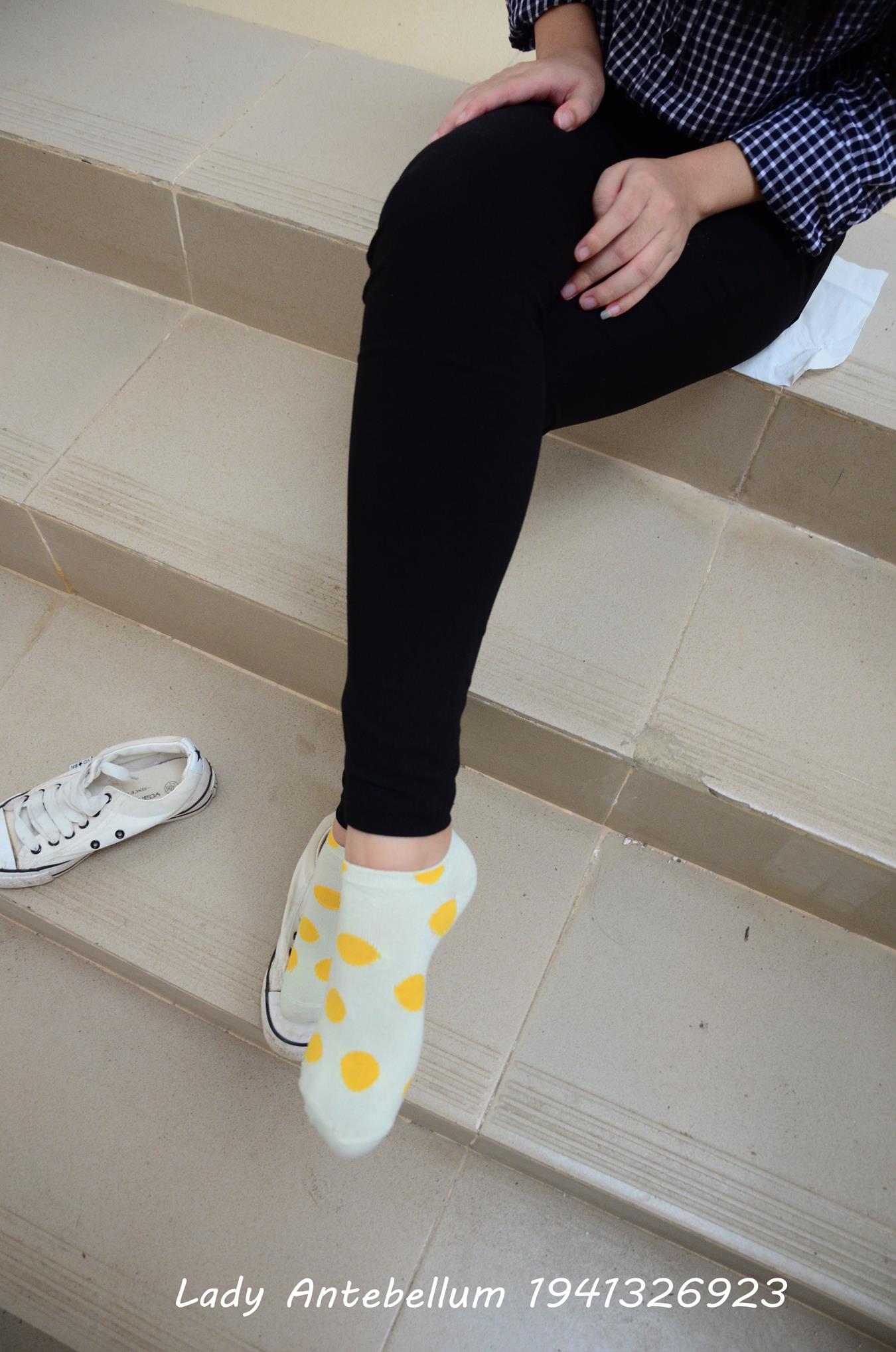 [战前女神] 美腿美足精品摄影套图 066 [58P/92MB]