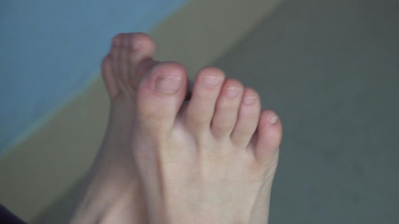 南国足艺 004 小精灵莉莉秀美脚，笑容和美脚都让你着迷 [1V/777MB]插图3