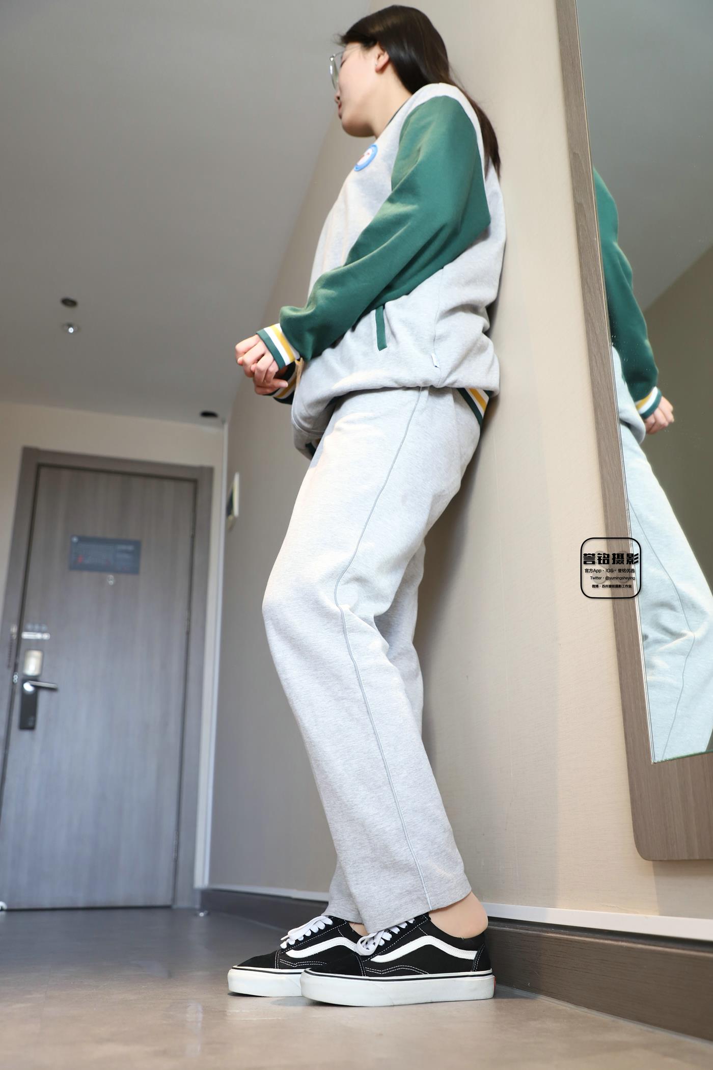 [誉铭传媒]袜足摄影 2023年《微信客户群第二套作品》[90P/1V/1.03GB]插图3