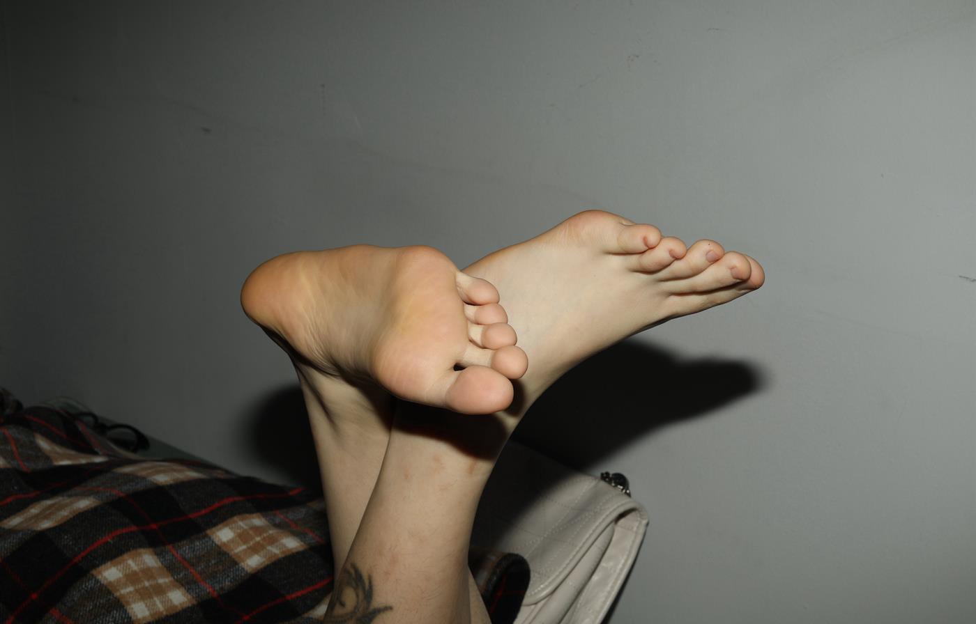 [Pary学生模拍] No.046 大美女琪琪脚底大餐，近距离脚底特写 [130P/350MB]插图4