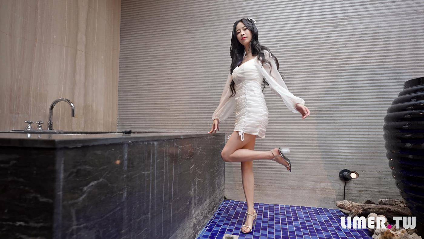 [Limerence原创]No.050 娜娜女王 恩准跪下听脚の圣旨 ASMR [1V/2.20GB]插图2