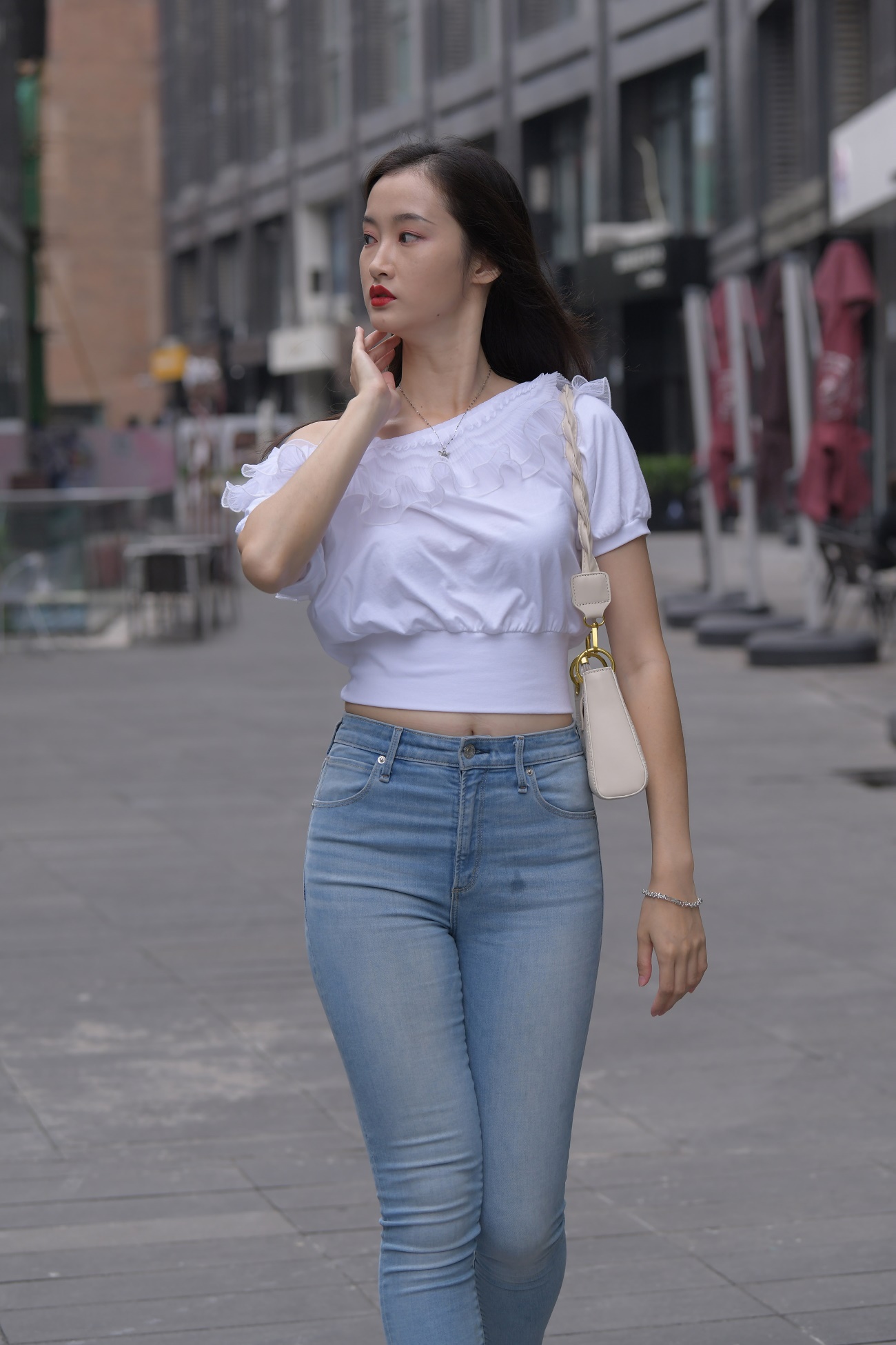 精选街拍作品 NO.1981 一只麋鹿摄影作品 – 蓝色紧身牛仔裤美女[370P/377MB]插图4