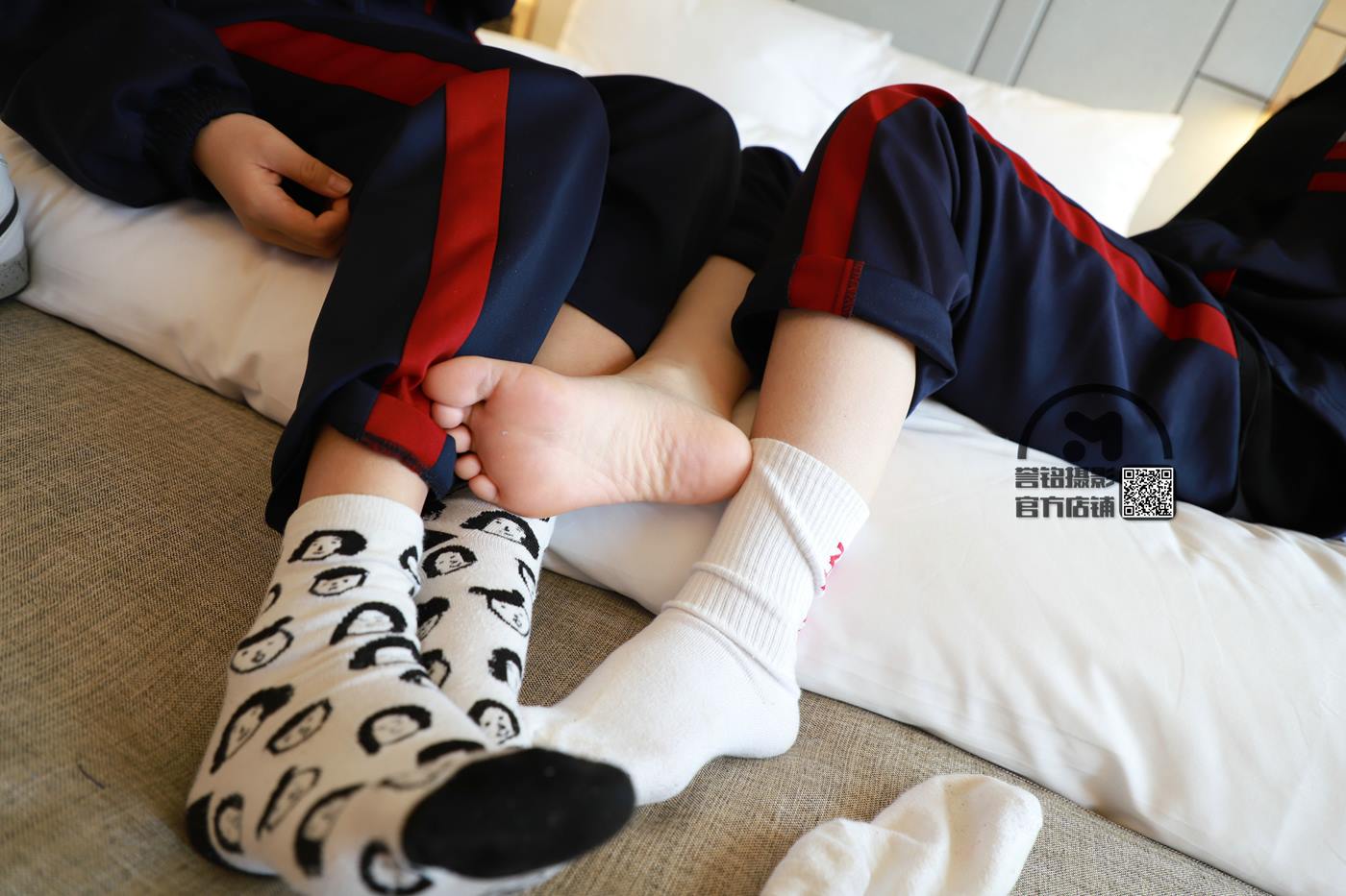 [誉铭传媒]袜足摄影 2020年《06.18 专享作品1》[90P/691MB]插图4