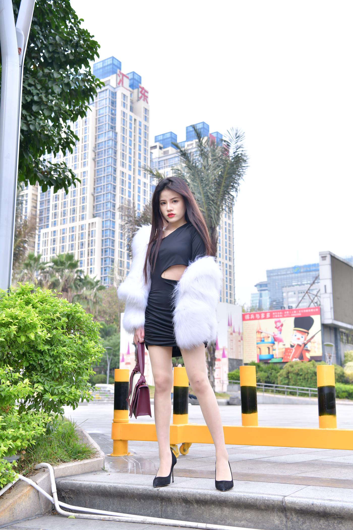 魔镜街拍 NO.065 黑色包臀裙气质小姐姐搭配细跟小高跟 [220P/888M]插图2