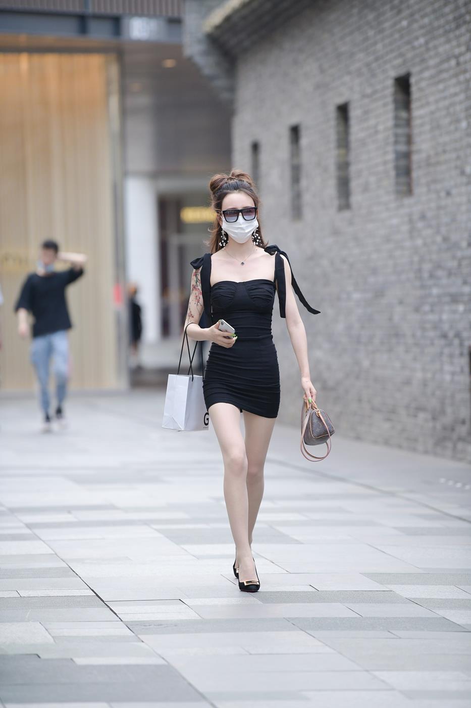 魔镜街拍 NO.153 极品包臀短裙嫩白小姐姐 [201P/253M]插图2