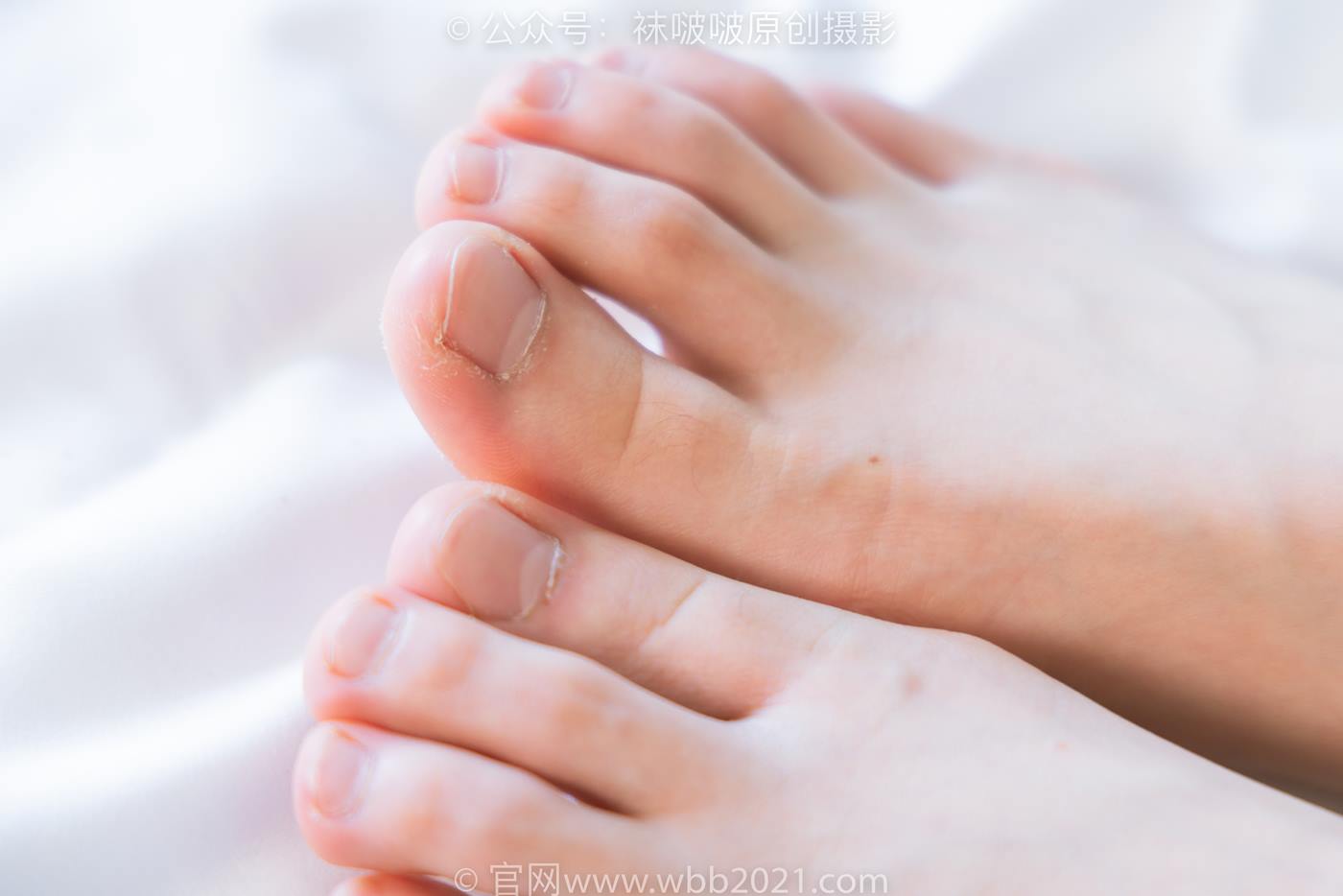 [BoBoSocks袜啵啵]NO.246 小沫-高跟鞋、绿色丝袜、短肉丝、短黑丝、裸足、ol制服[141P/1V/6.29GB]插图1