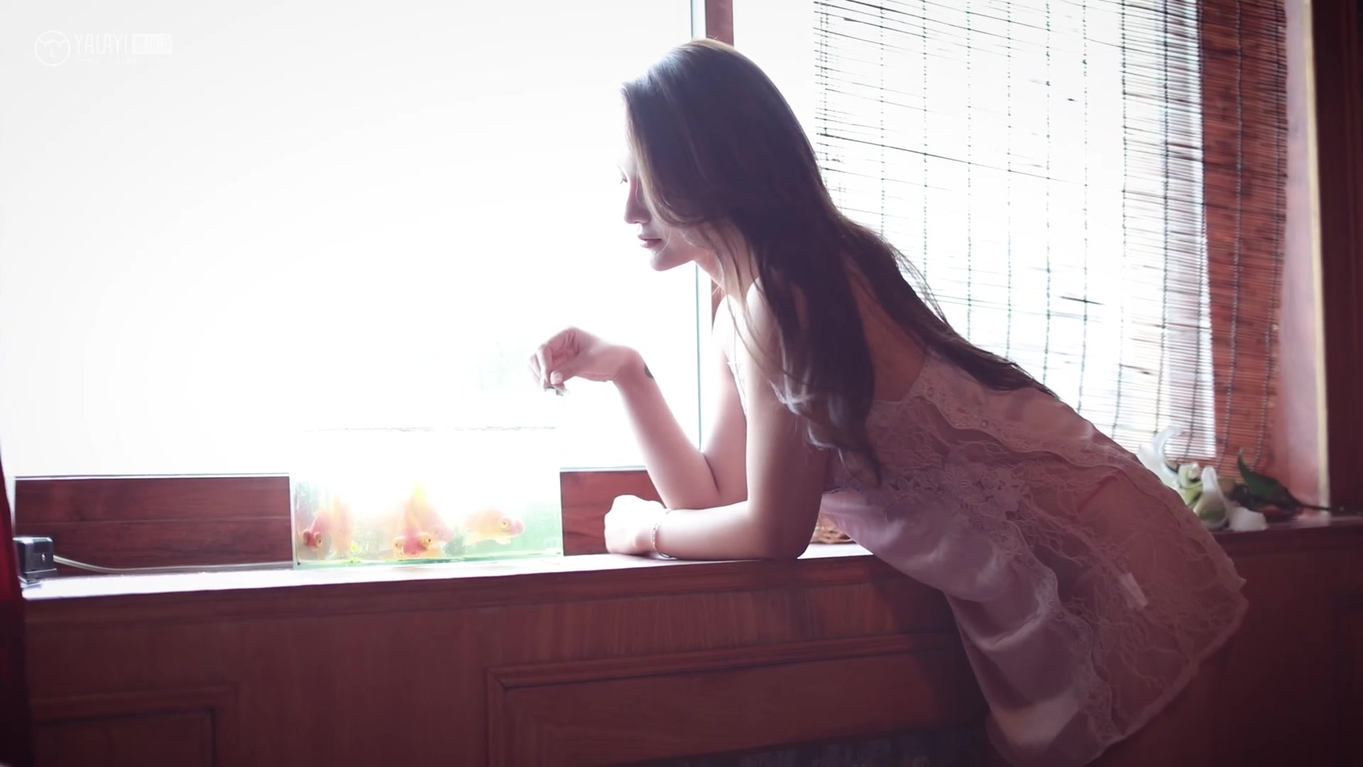 [YALAYI雅拉伊视频] 2019.08.30 V067《异域丝情》刘子炀[1V/141M]插图2