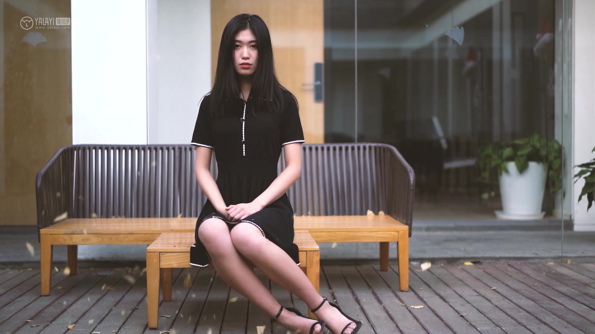 [YALAYI雅拉伊视频] 2019.05.06 V032《款款情深》乔妹儿[1V/117M]插图1