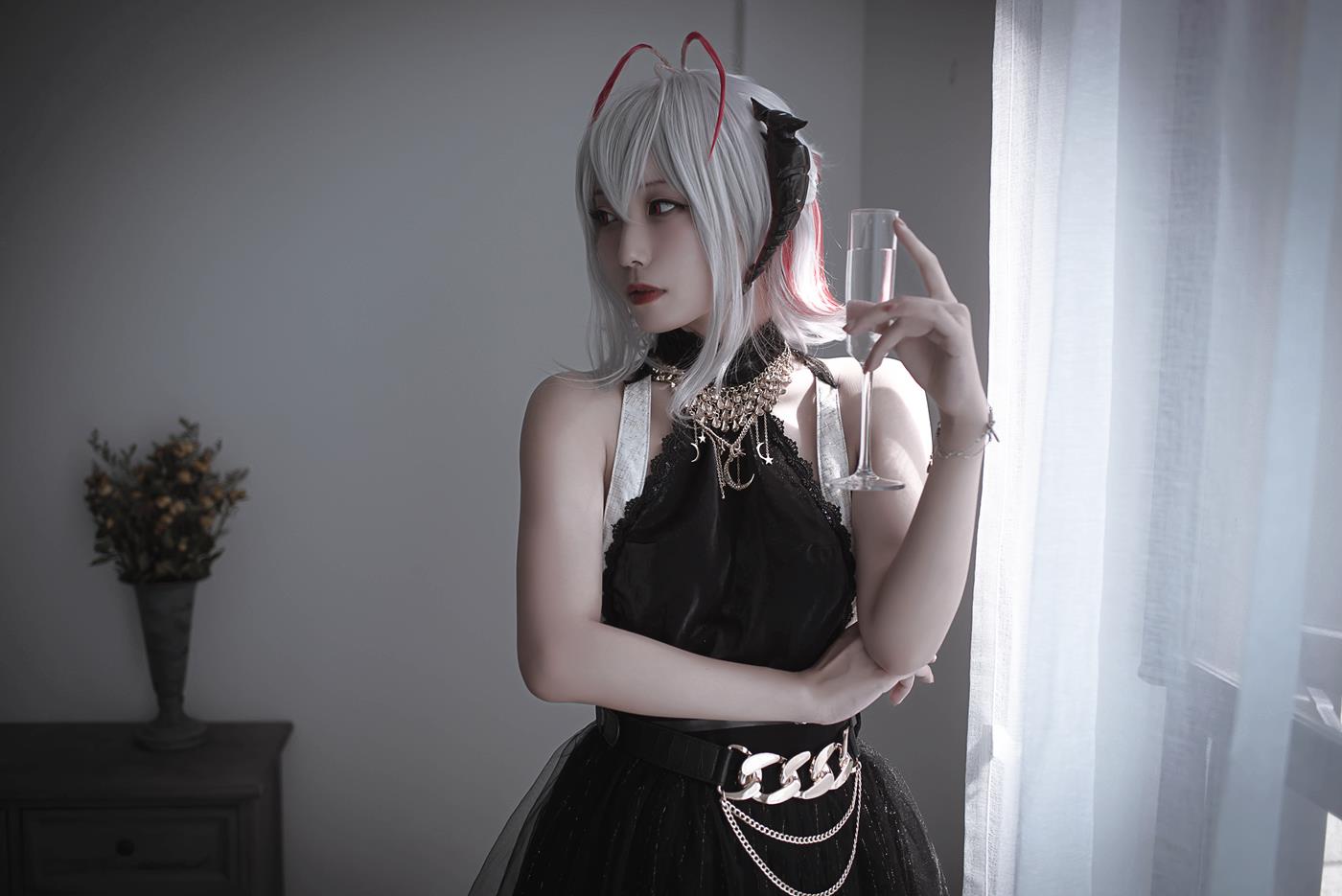 切切celia – 明日方舟 W 礼服[20P/129MB]插图2