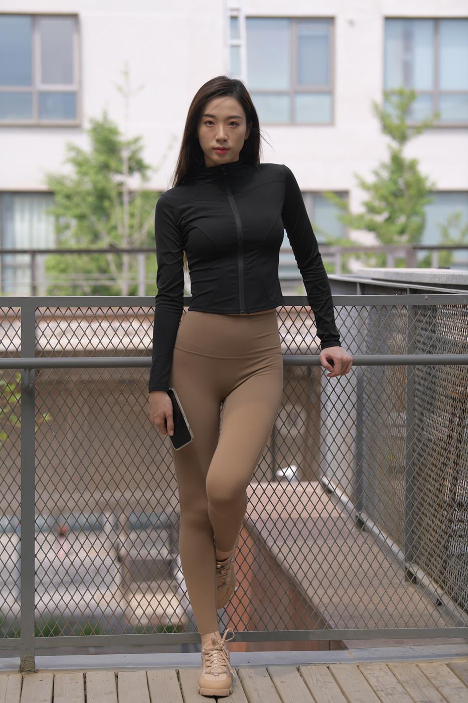 精选街拍作品 NO.2497 一始街拍作品 - 月与星的距离[629P/772MB]