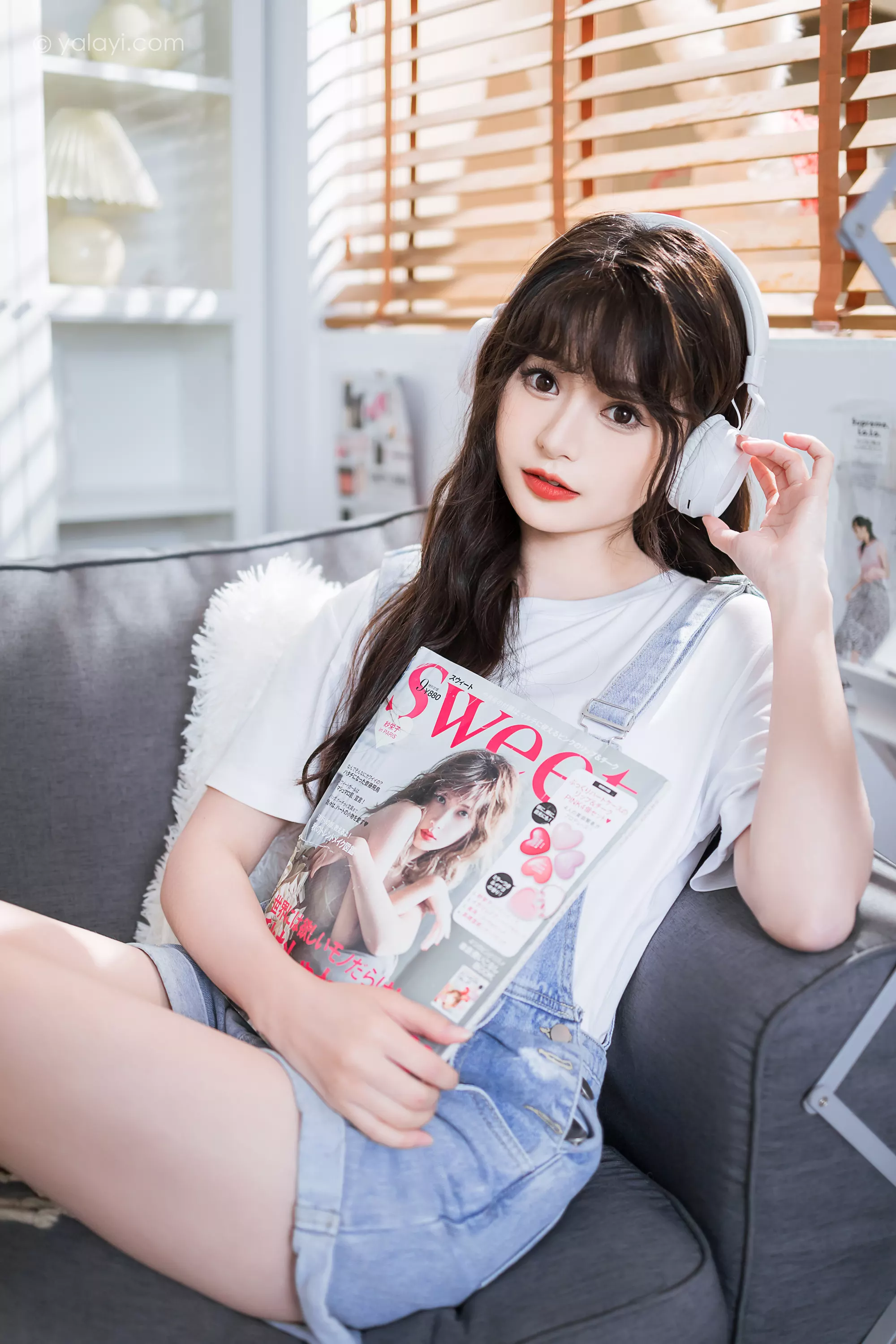 [YALAYI雅拉伊]2023.05.12 NO.1031 穿吊带牛仔裤的少女 小亭[45+1P/459MB]-萌图网