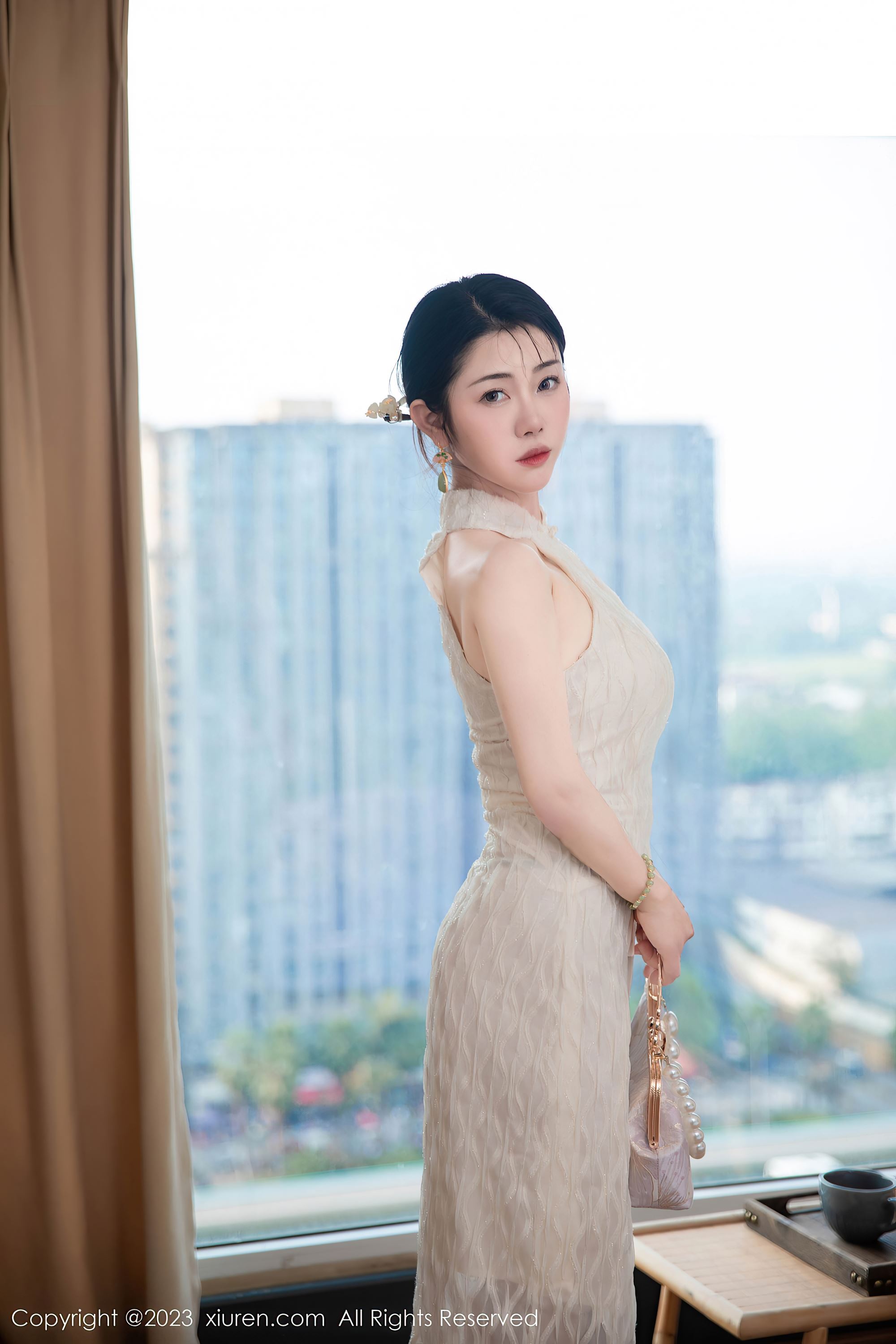 [XiuRen秀人网] 2023.09.25 No.7435 严利娅Yuliya 旗袍美臀[72P/772MB]插图4