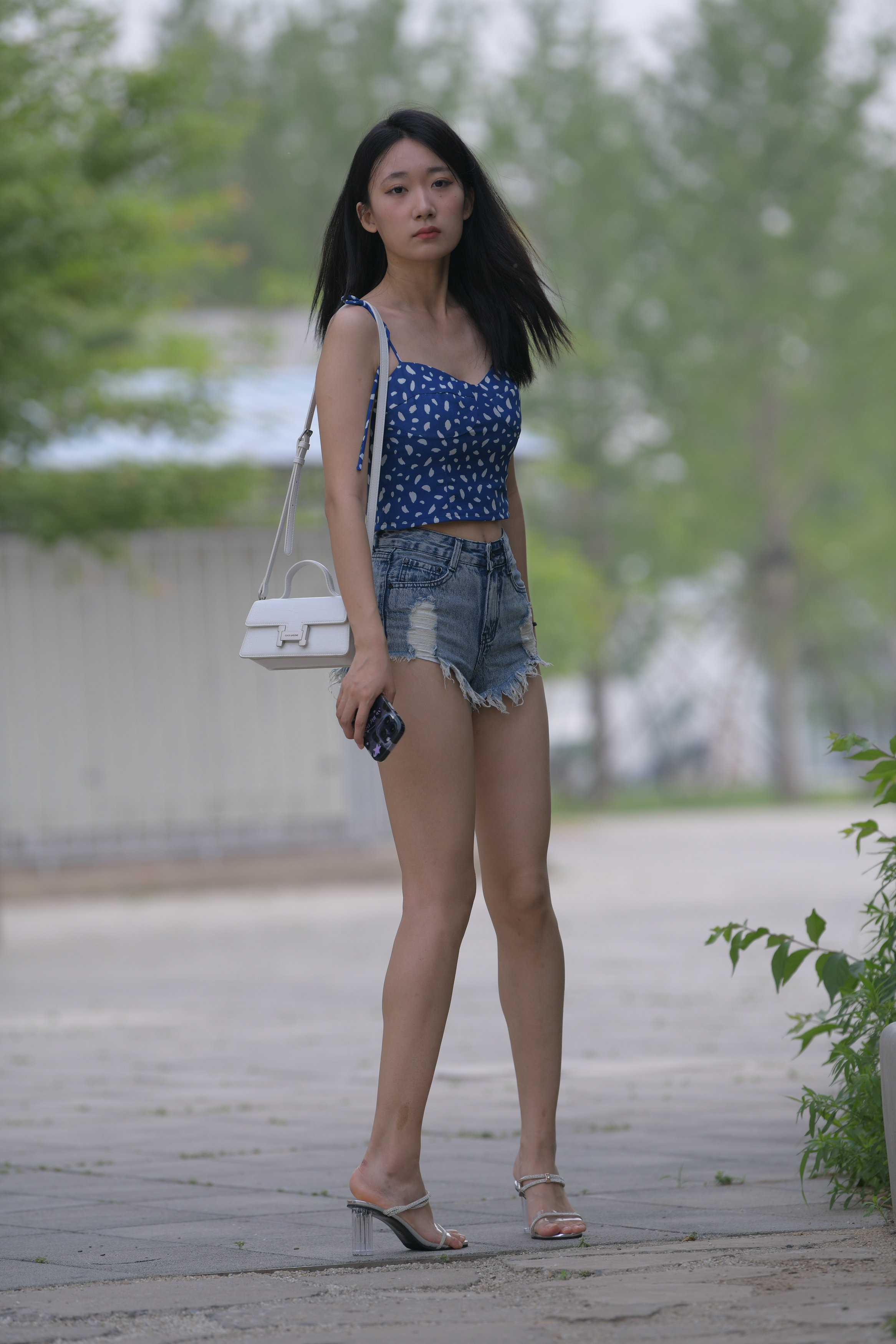 精选街拍作品 NO.2573 红石专区 – 牛仔热裤美女 2 [96P/83M]插图2