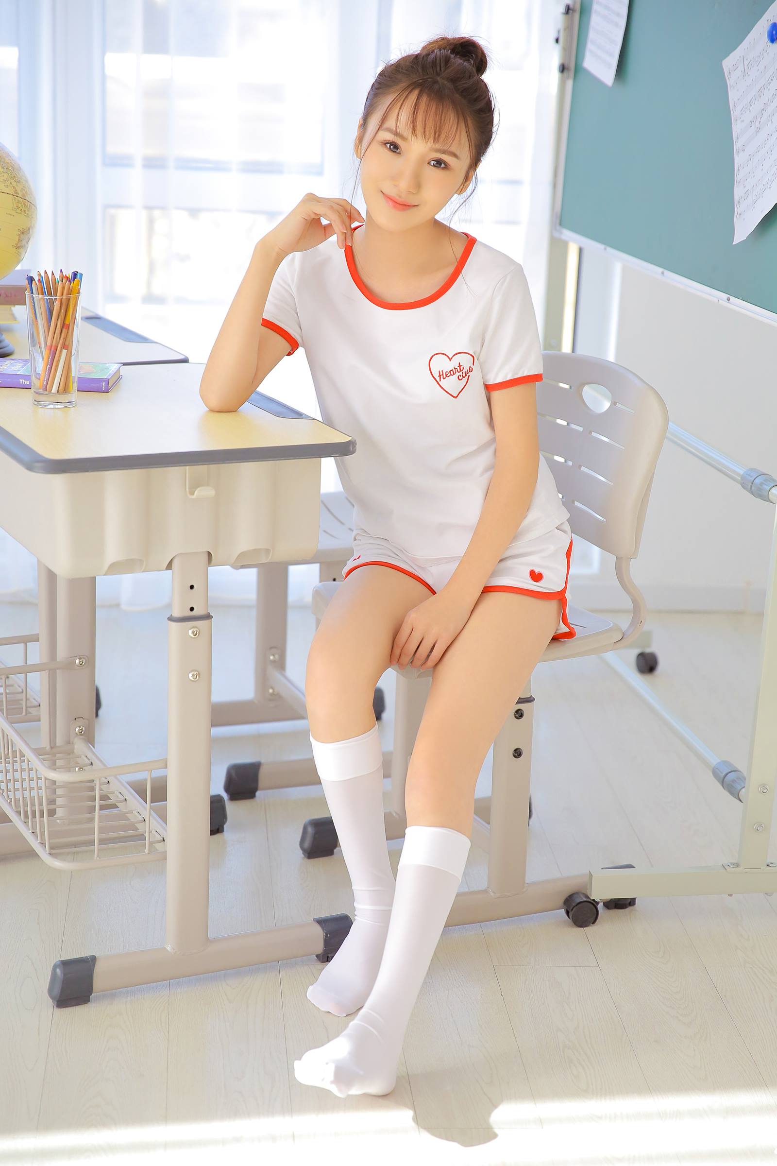 [YALAYI雅拉伊]2023.06.12 NO.1064 青春年华[32+1P/158MB]插图2