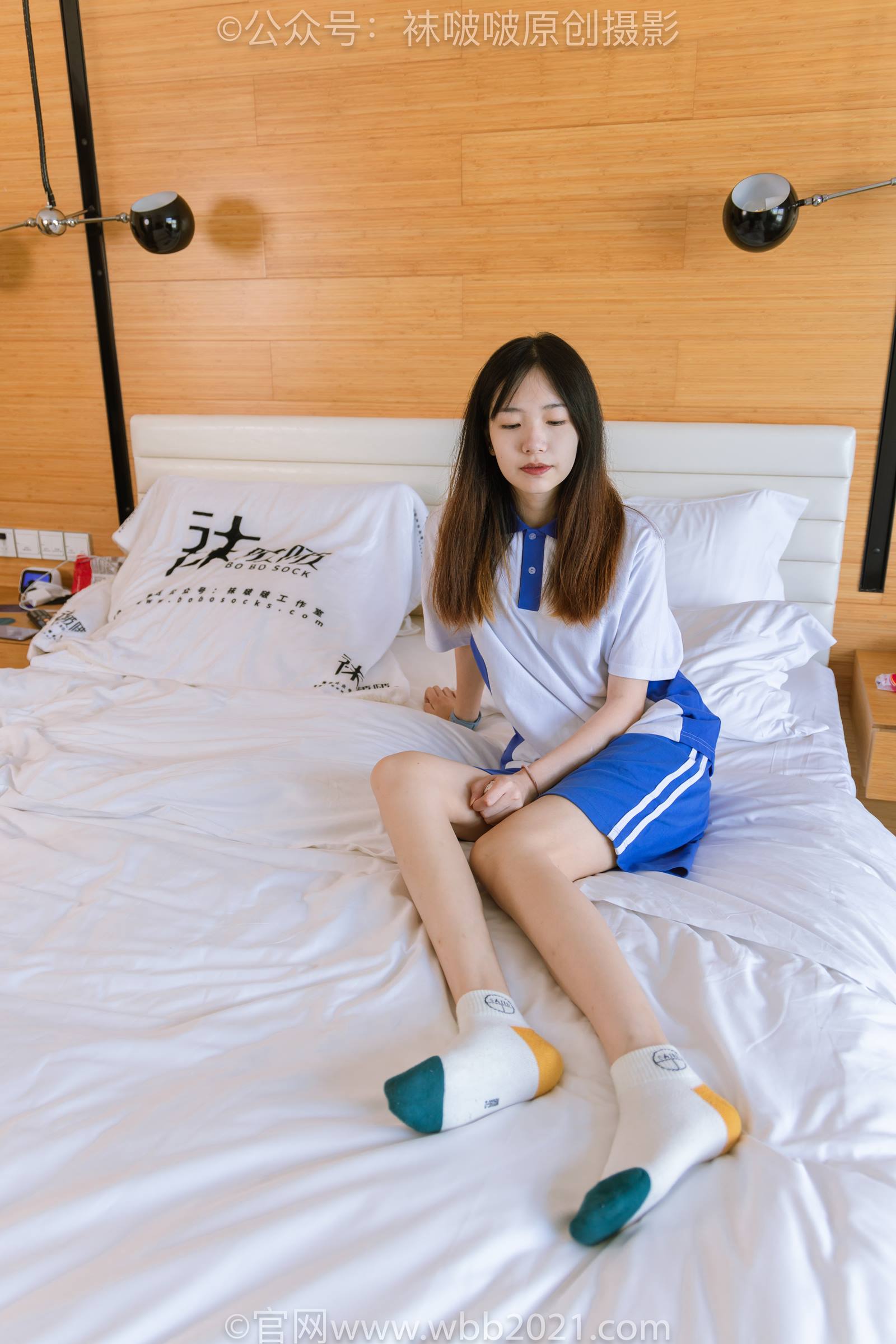 [BoBoSocks袜啵啵]NO.336 小甜豆-校服、帆布鞋、白棉袜、裸足[140P/1V/6.71GB]插图5