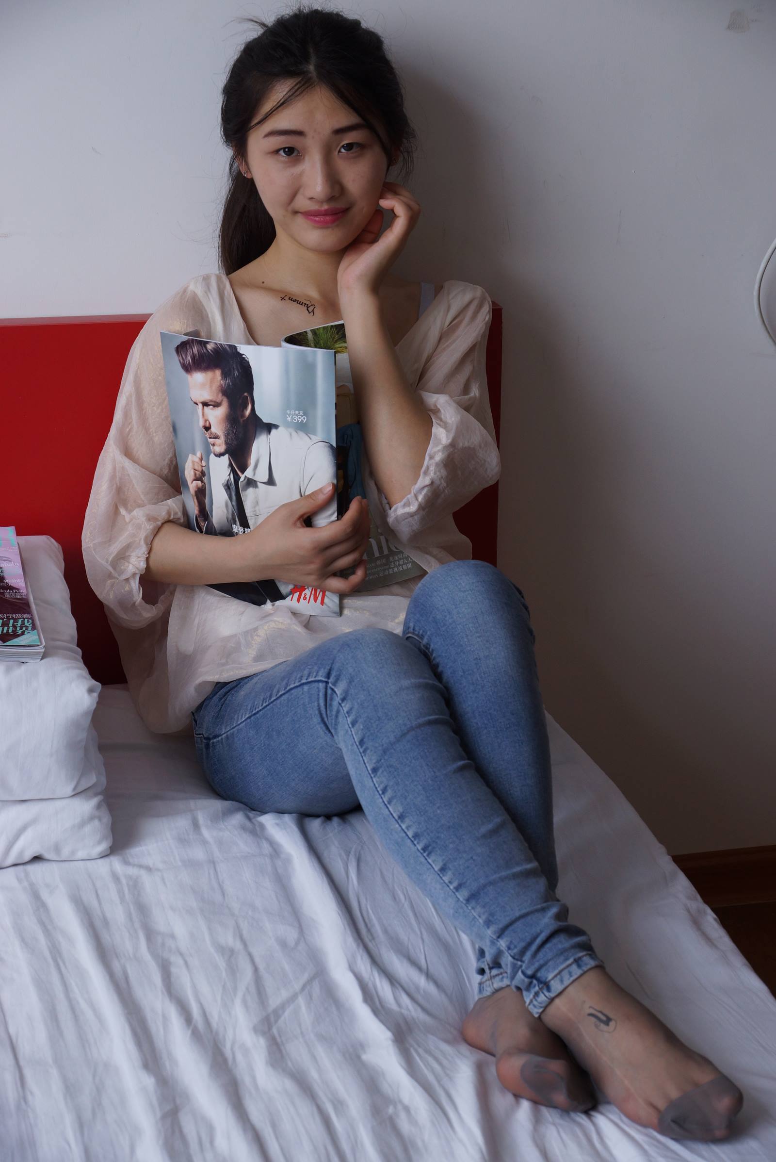 自由摄影 No.005 惬意的周末经典短灰丝陪你看看书 [93P/141MB]插图1