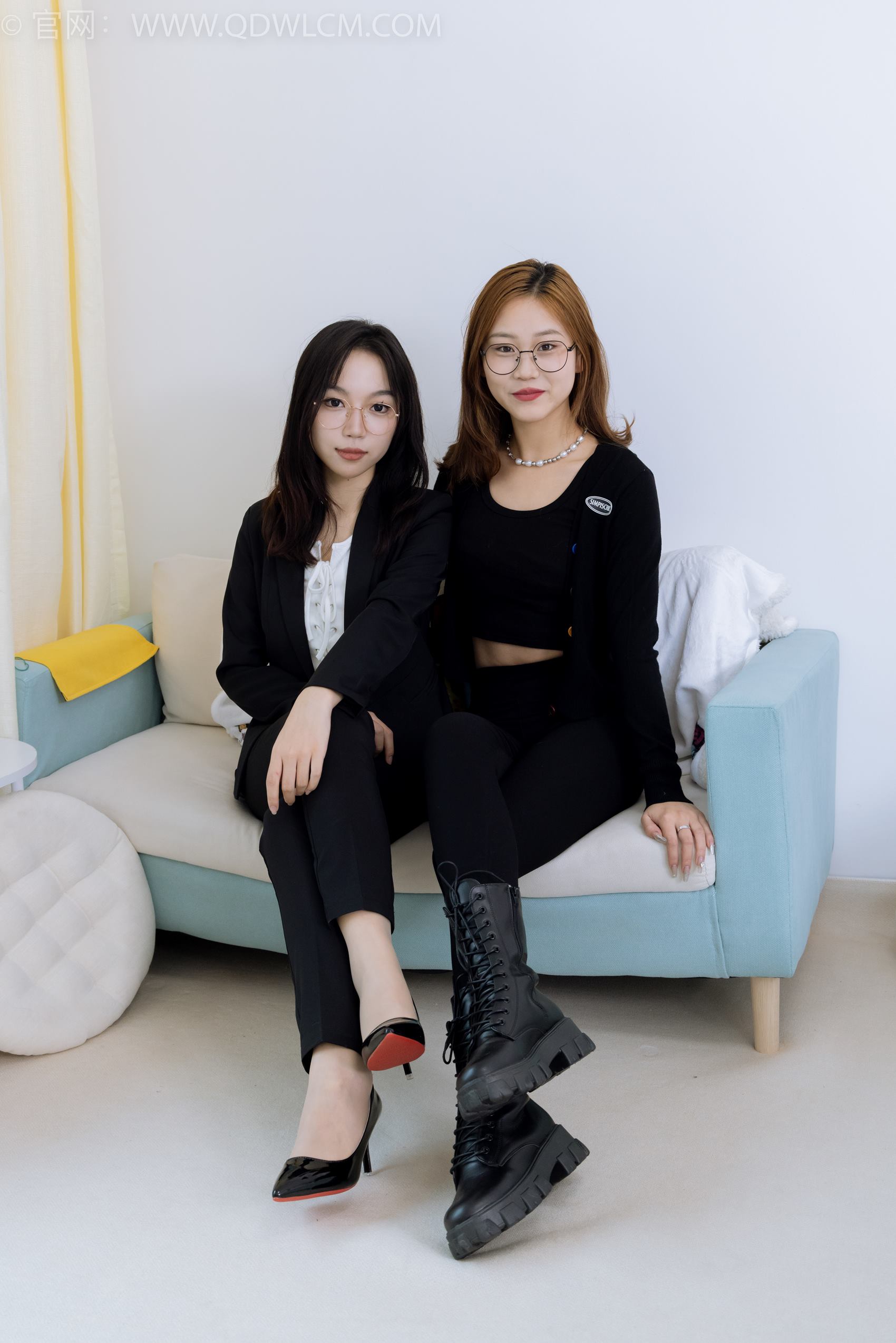 物恋传媒 NO.1901 纱纱&桃桃-马丁靴、高跟鞋、肉丝、裸足[170P/1V/6.17GB]插图3