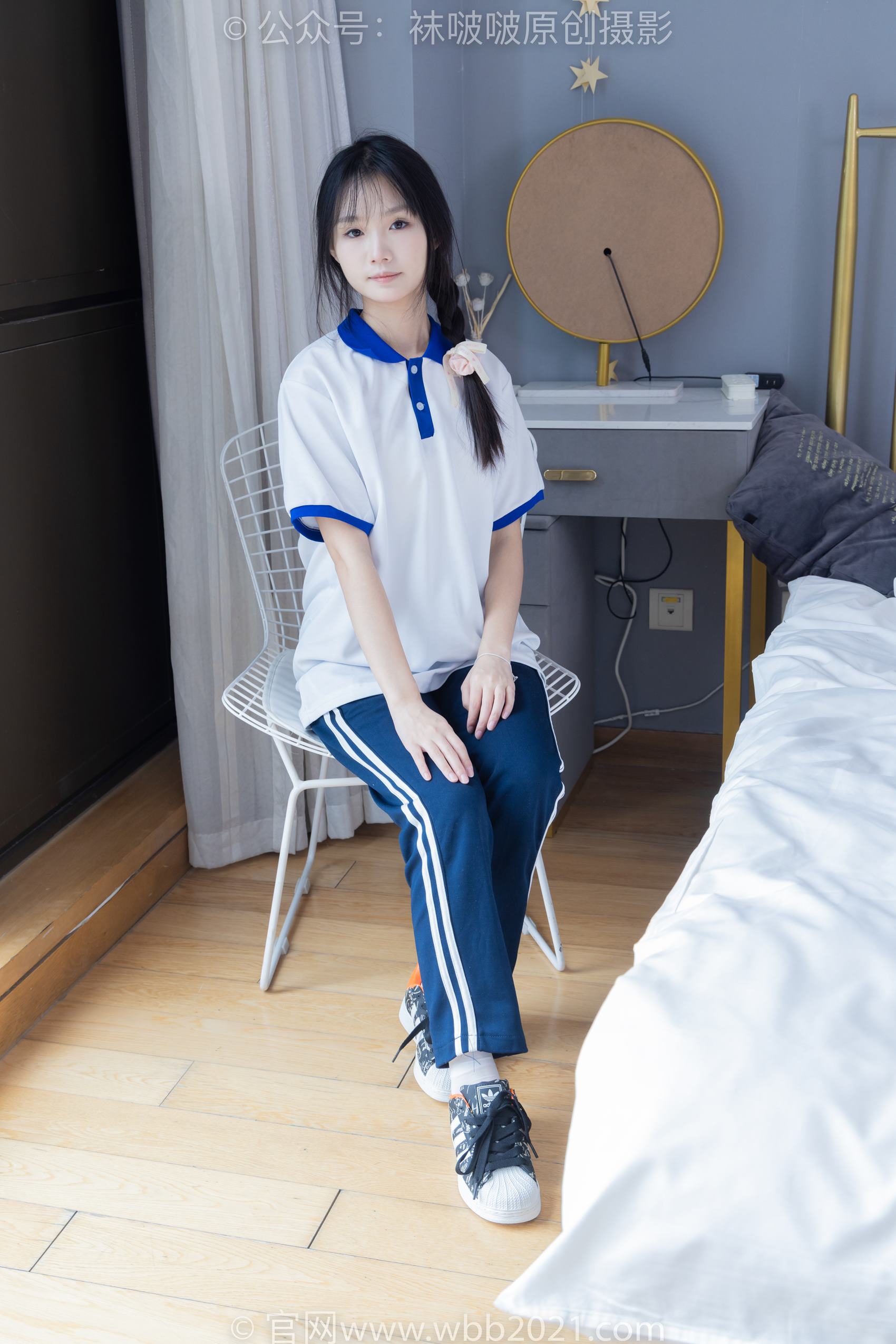 [BoBoSocks袜啵啵]NO.366 甜甜圈-三双板鞋、白棉袜、短白丝[150P/1V/6.13GB]插图1