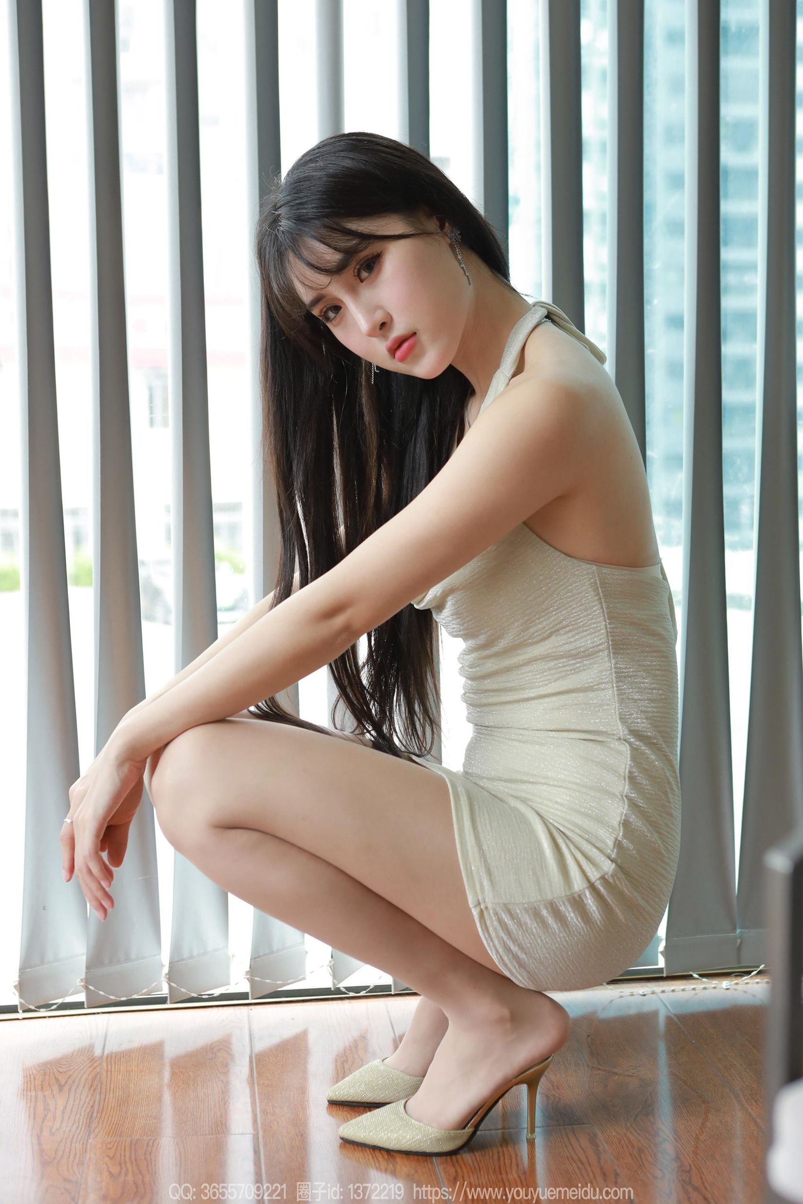 [IESS异思趣向] 2024.05.31 丝享家1756：小宝《挂脖包臀裙》[84P/80MB]插图3