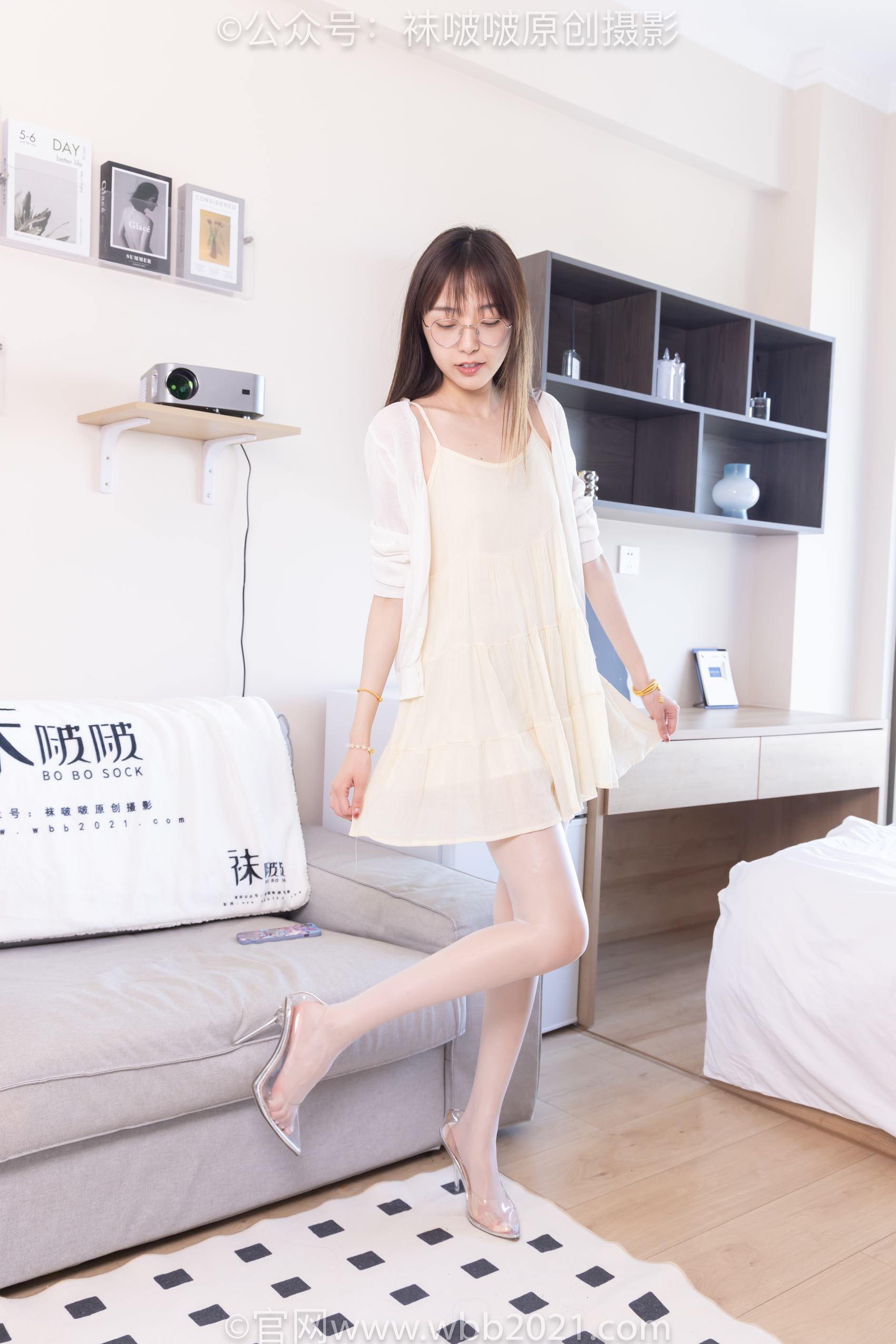 [BoBoSocks袜啵啵]NO.391 稚予-两双高跟鞋、肉丝、油亮白丝、裸足[145P/1V/6.56GB]插图4