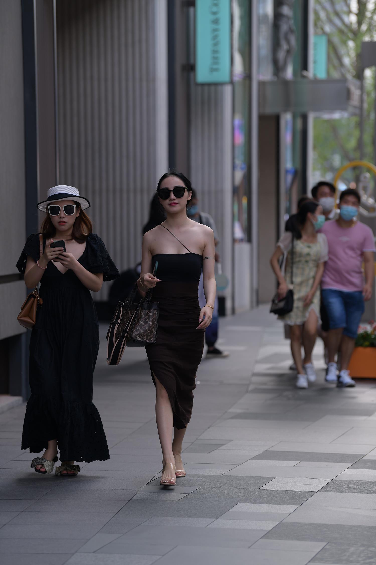 精选街拍作品 NO.3773 紧身包臀裙长香肩[80P/135MB]插图1