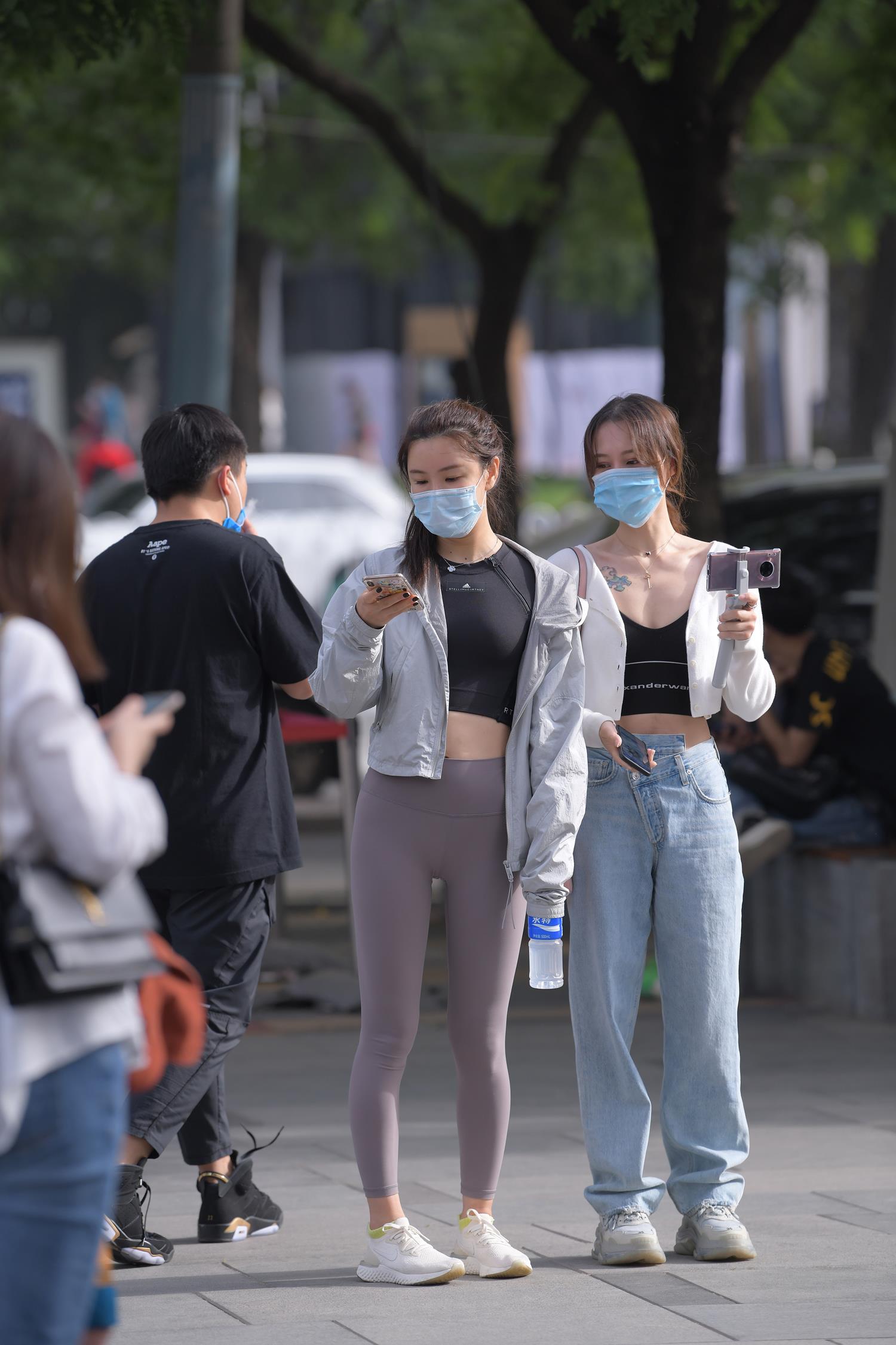 精选街拍作品 NO.3958 甜美青春姐妹[54P/97MB]插图1