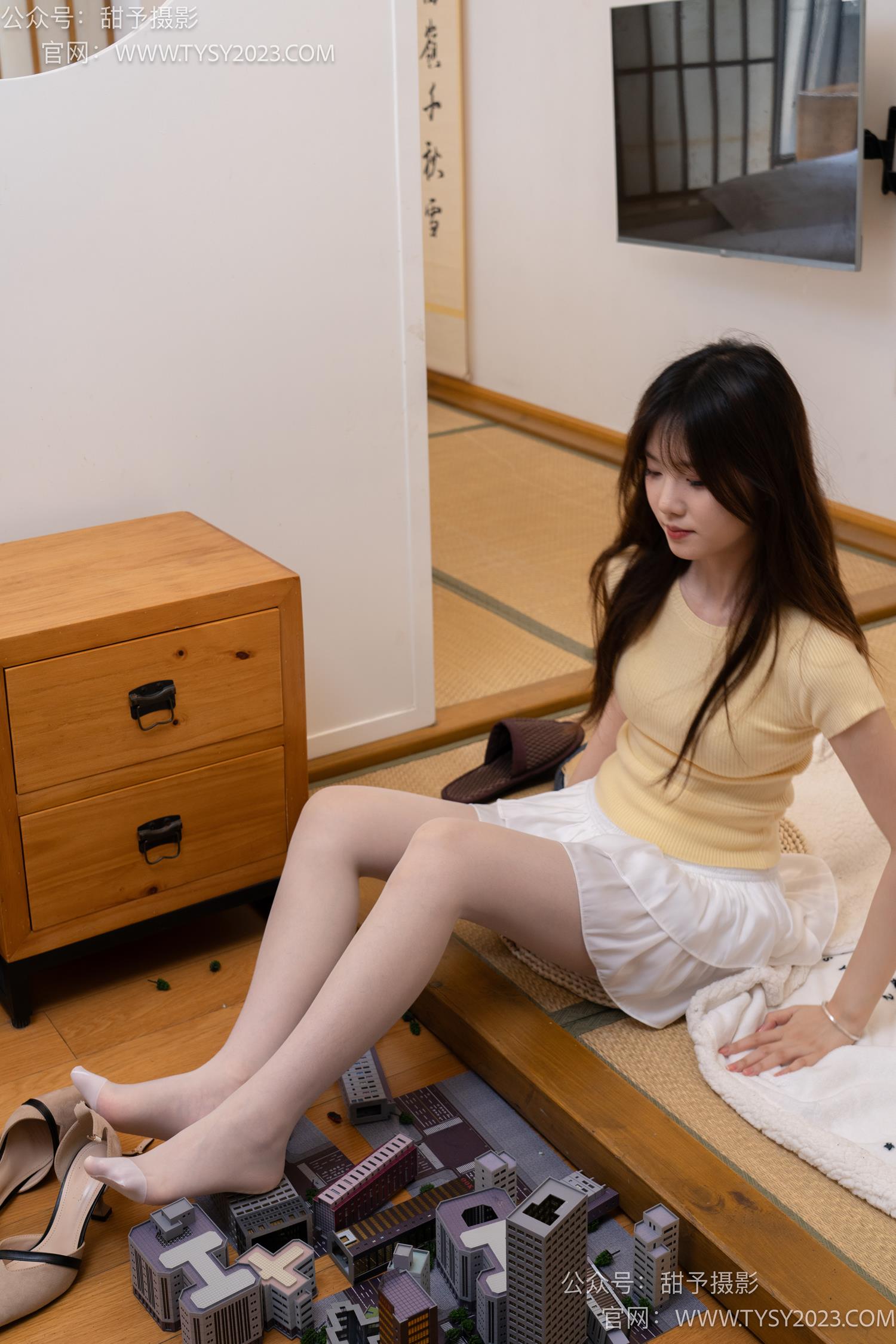 甜予摄影 NO.066 璇璇-高跟鞋、肉丝、裸足、小人国剧情[134P/2V/11.8GB]插图5