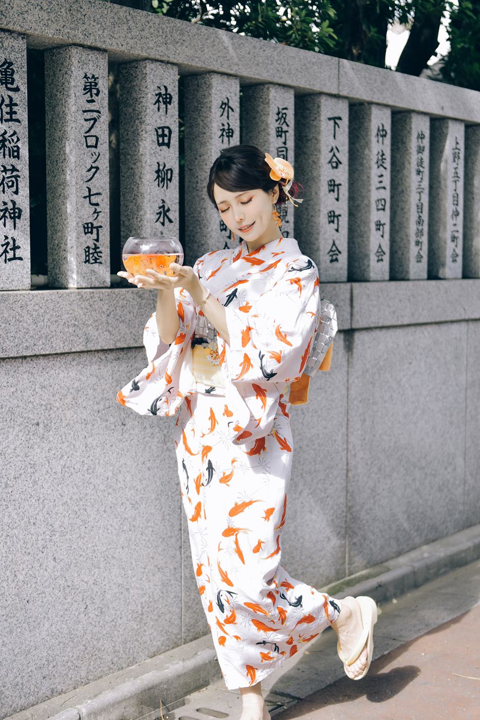 Ely_eee(ElyEE子) – Goldfish Stroll 金魚散步[30P/2V/144MB]插图3