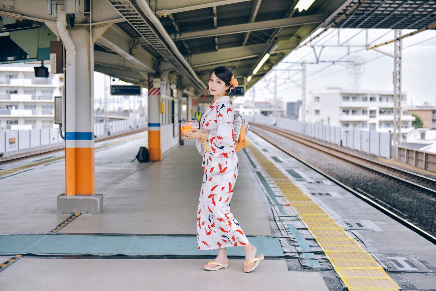 Ely_eee(ElyEE子) – Goldfish Stroll 金魚散步[30P/2V/144MB]插图1