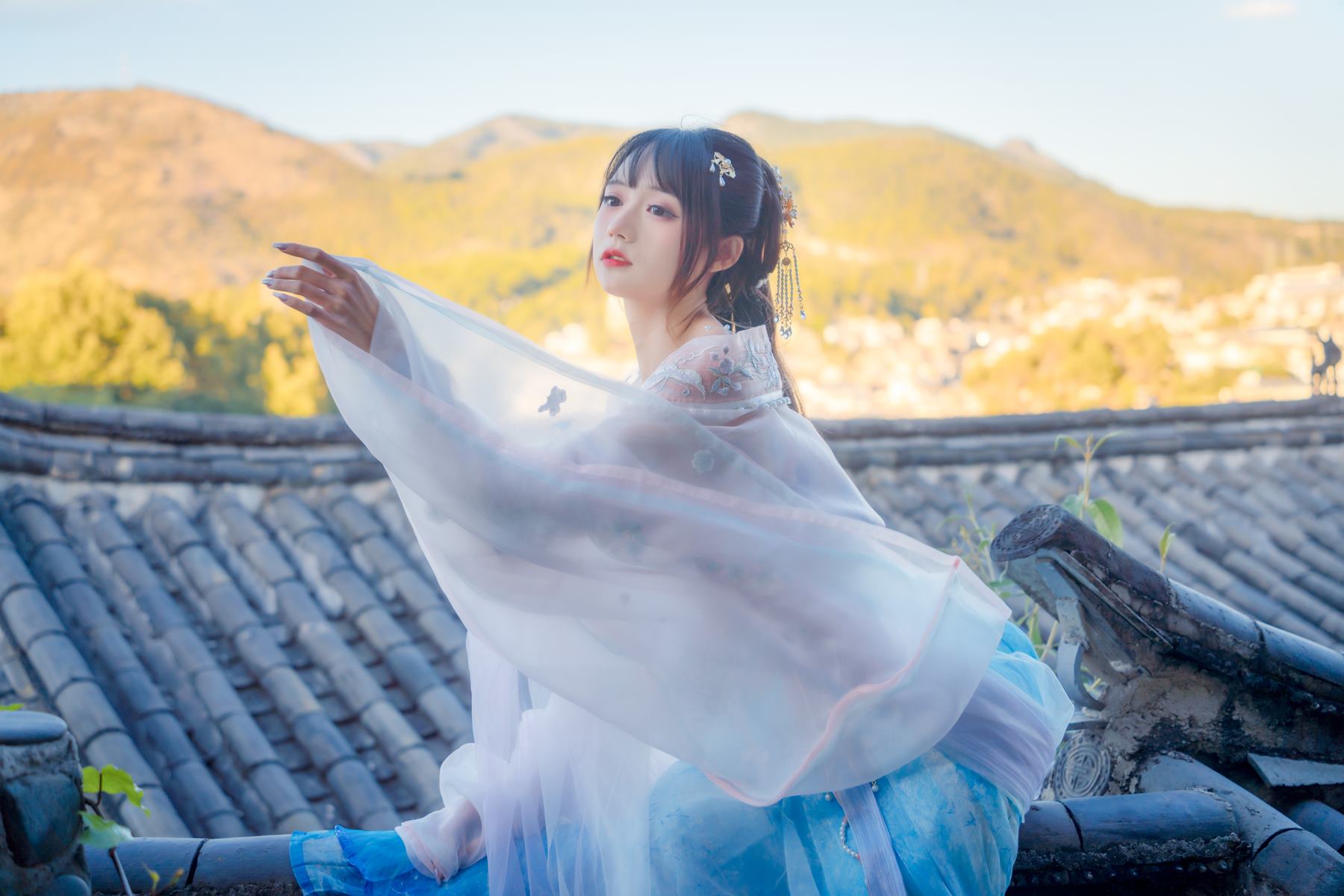 人气Coser@兔子Zzz不吃胡萝卜 丽江屋顶 [22P/171MB]插图3