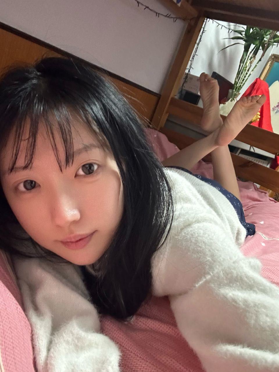 脚模面试脸足同框套路系列-020-22号-面试 艺术生妹妹生活照[19P/11V/169MB]插图2