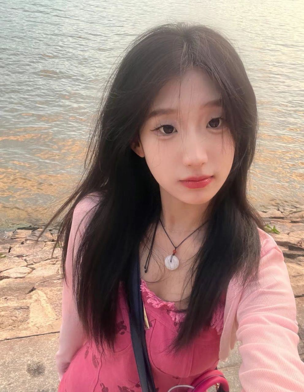 脚模面试脸足同框套路系列-007-09号-165 103 37.5小主播 忽悠闺蜜一起拍脚[16P/5V/57MB]插图2