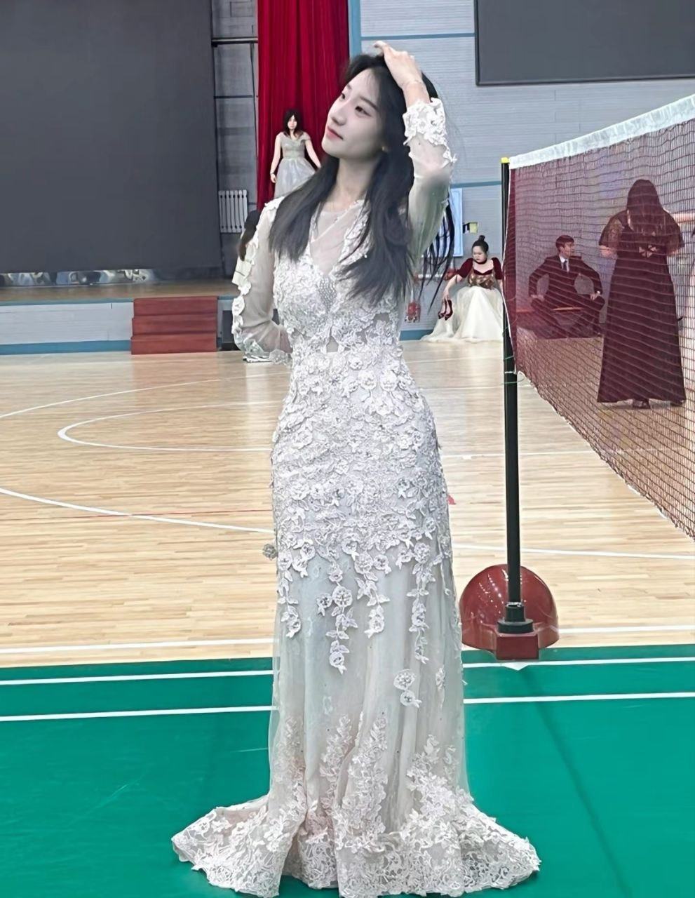 脚模面试脸足同框套路系列-007-09号-165 103 37.5小主播 忽悠闺蜜一起拍脚[16P/5V/57MB]插图3