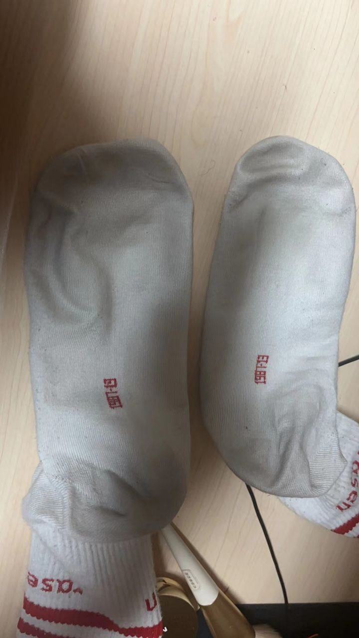 脚模面试脸足同框套路系列-007-09号-165 103 37.5小主播 忽悠闺蜜一起拍脚[16P/5V/57MB]插图1