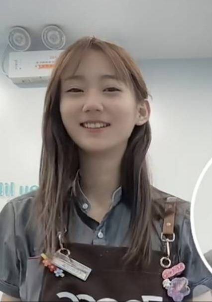 脚模面试脸足同框套路系列-018-20号-165 90 38 圆脸学妹[9P/9V/28MB]插图3