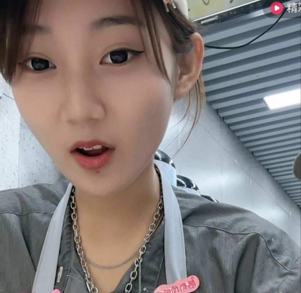 脚模面试脸足同框套路系列-018-20号-165 90 38 圆脸学妹[9P/9V/28MB]插图4